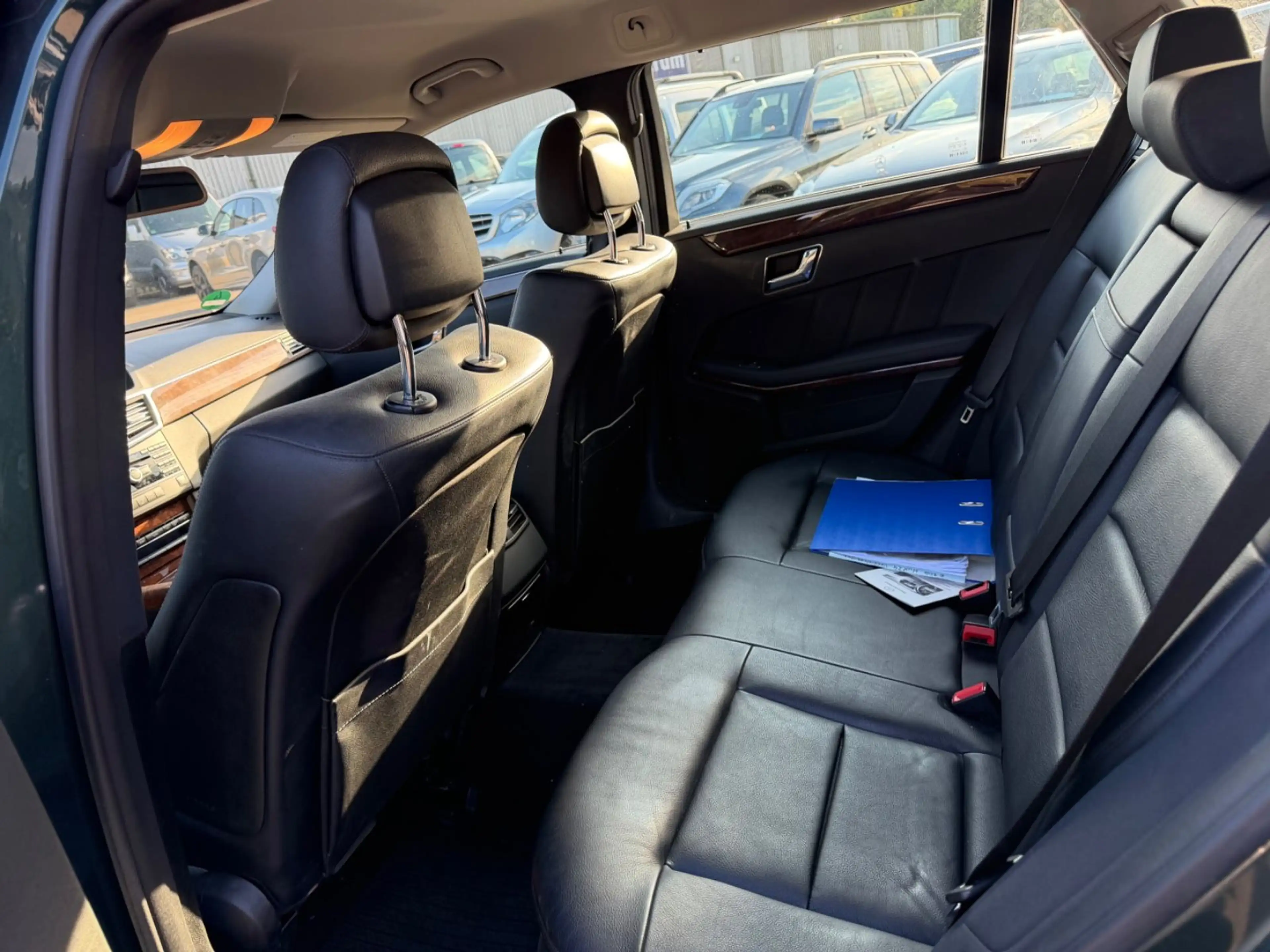 Mercedes-Benz E 300 CDI BlueEfficiency/EURO5/XENON — photo 11