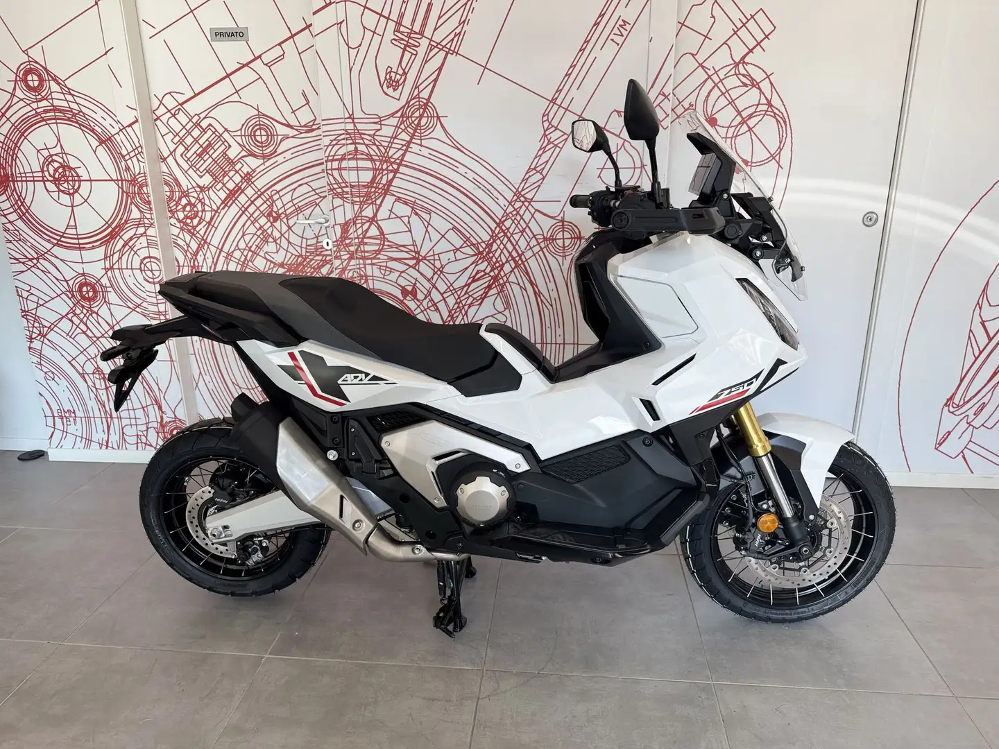 Honda X-ADV ABS YM2025 - DISPONIBILE CON KIT ADESIVI - 1