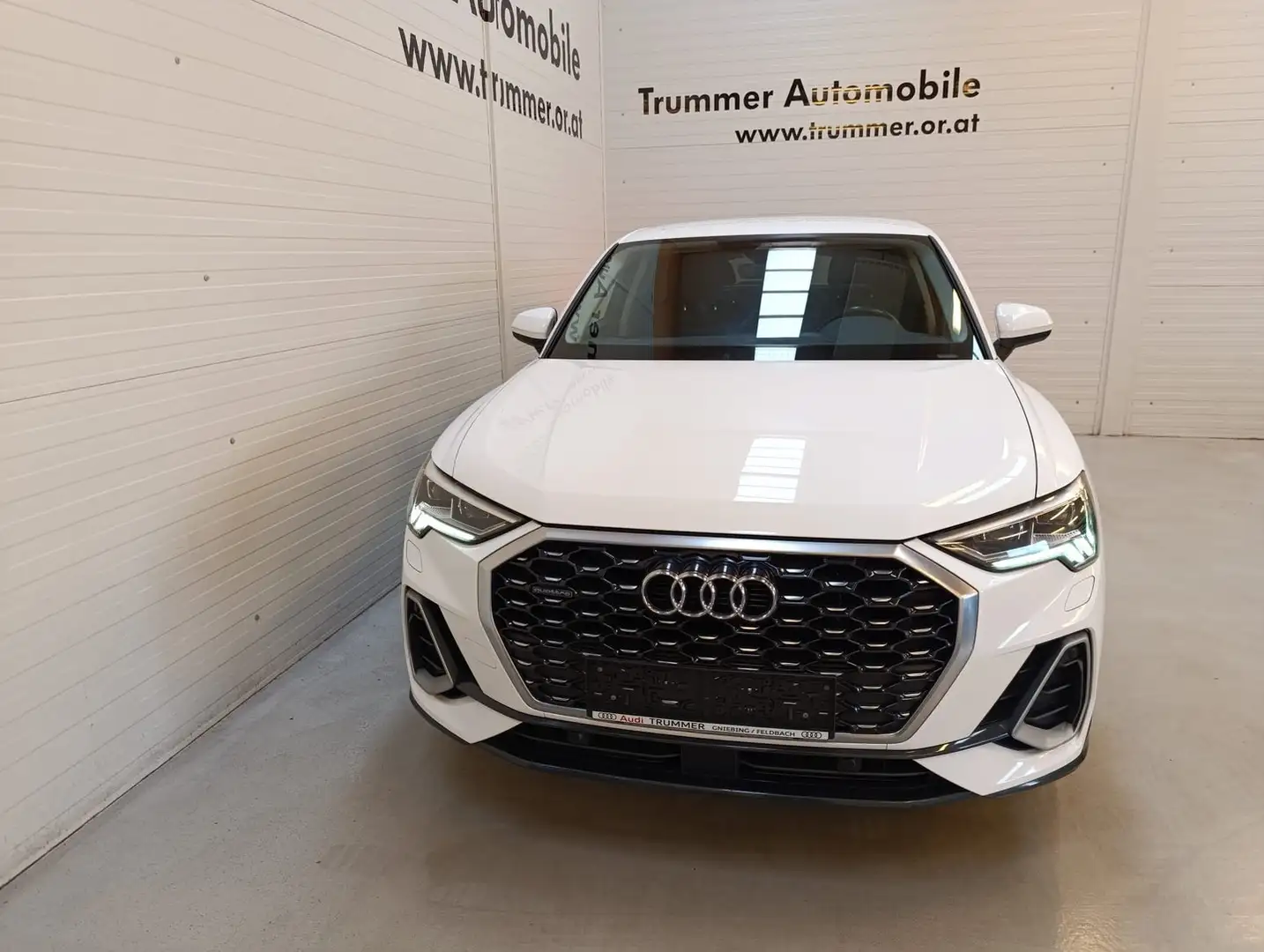 Audi Q3 40 TDI quattro S line ext. Weiß - 2