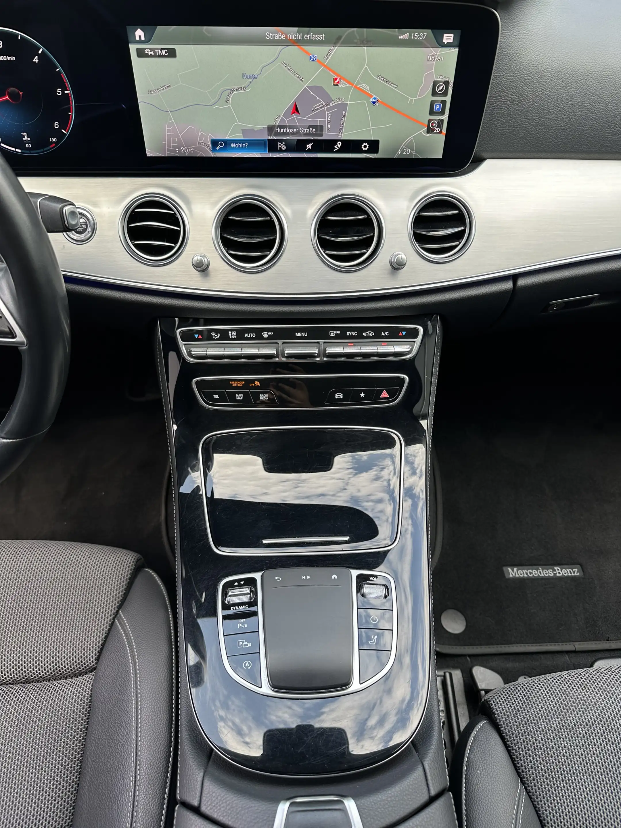 Mercedes-Benz E 400 T Avantgarde 4Matic NAV+LED+KAM+19ZO+TOTW — photo 16