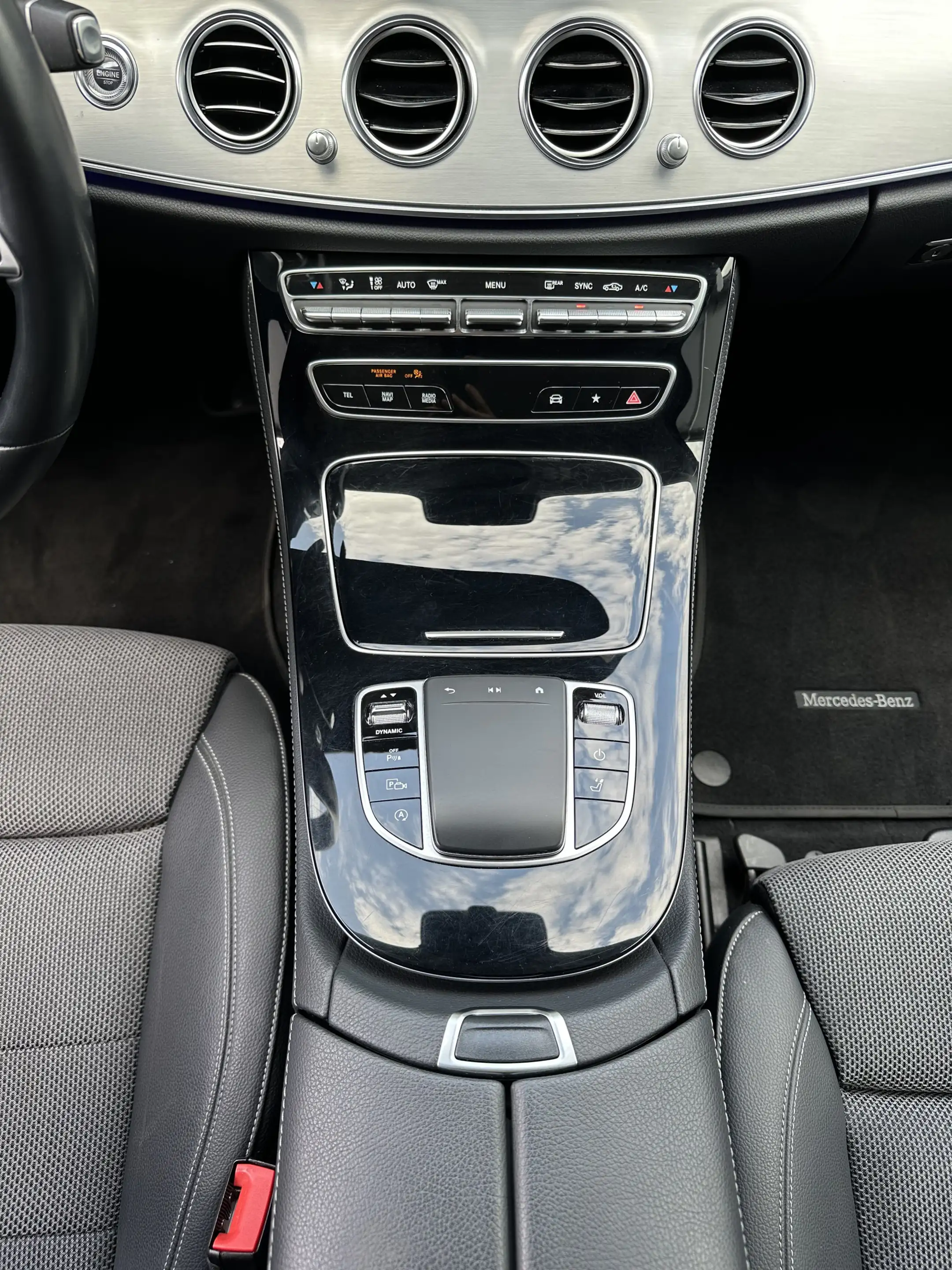 Mercedes-Benz E 400 T Avantgarde 4Matic NAV+LED+KAM+19ZO+TOTW — photo 17
