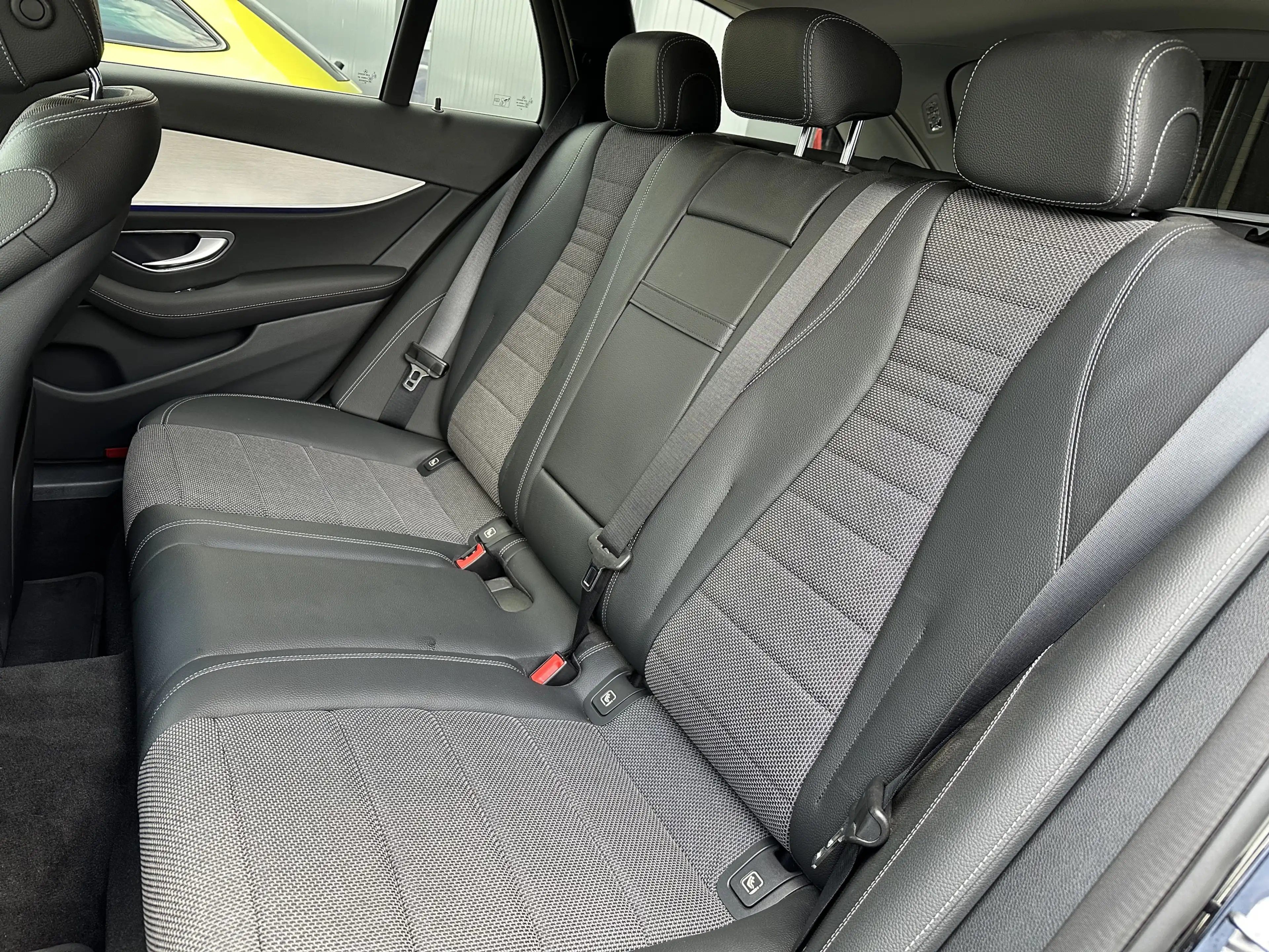 Mercedes-Benz E 400 T Avantgarde 4Matic NAV+LED+KAM+19ZO+TOTW — photo 14