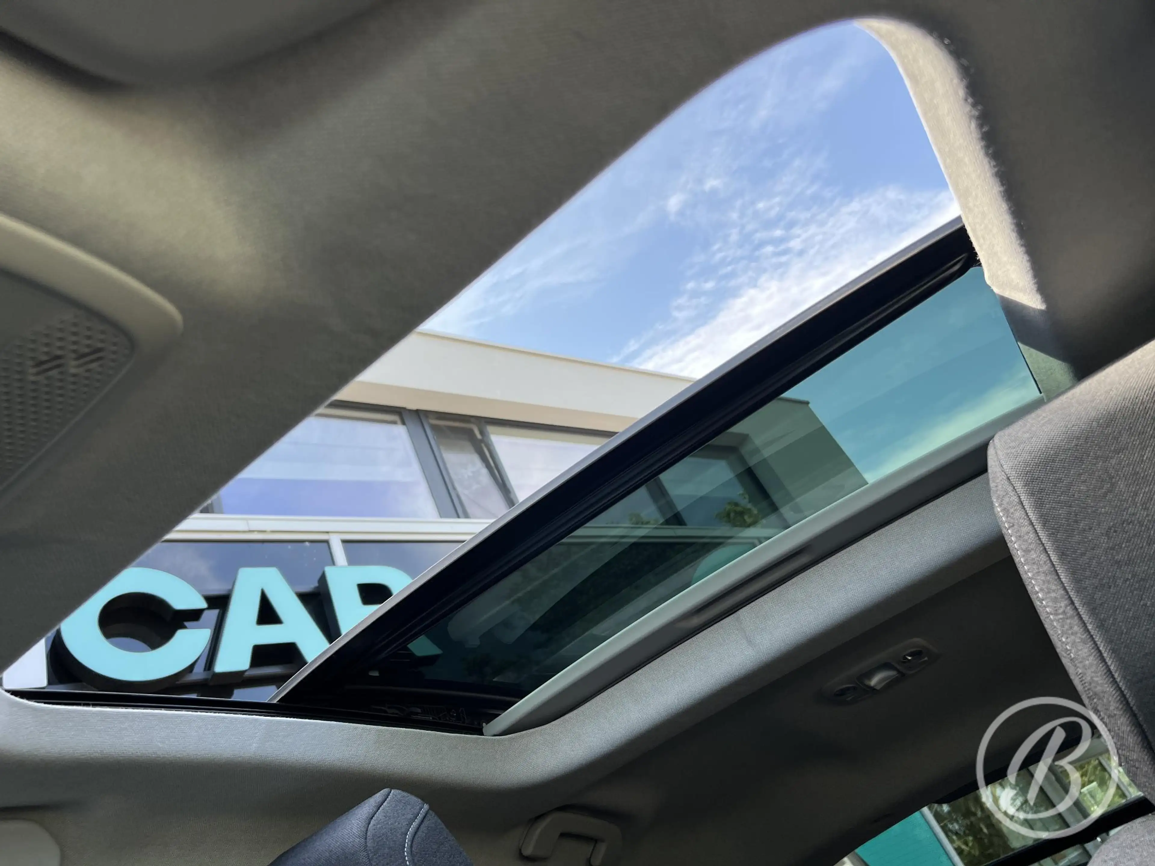 Citroen E-C4 Electric 50 kWh 136 pk Shine Automaat Range tot 310 km Pano — photo 24
