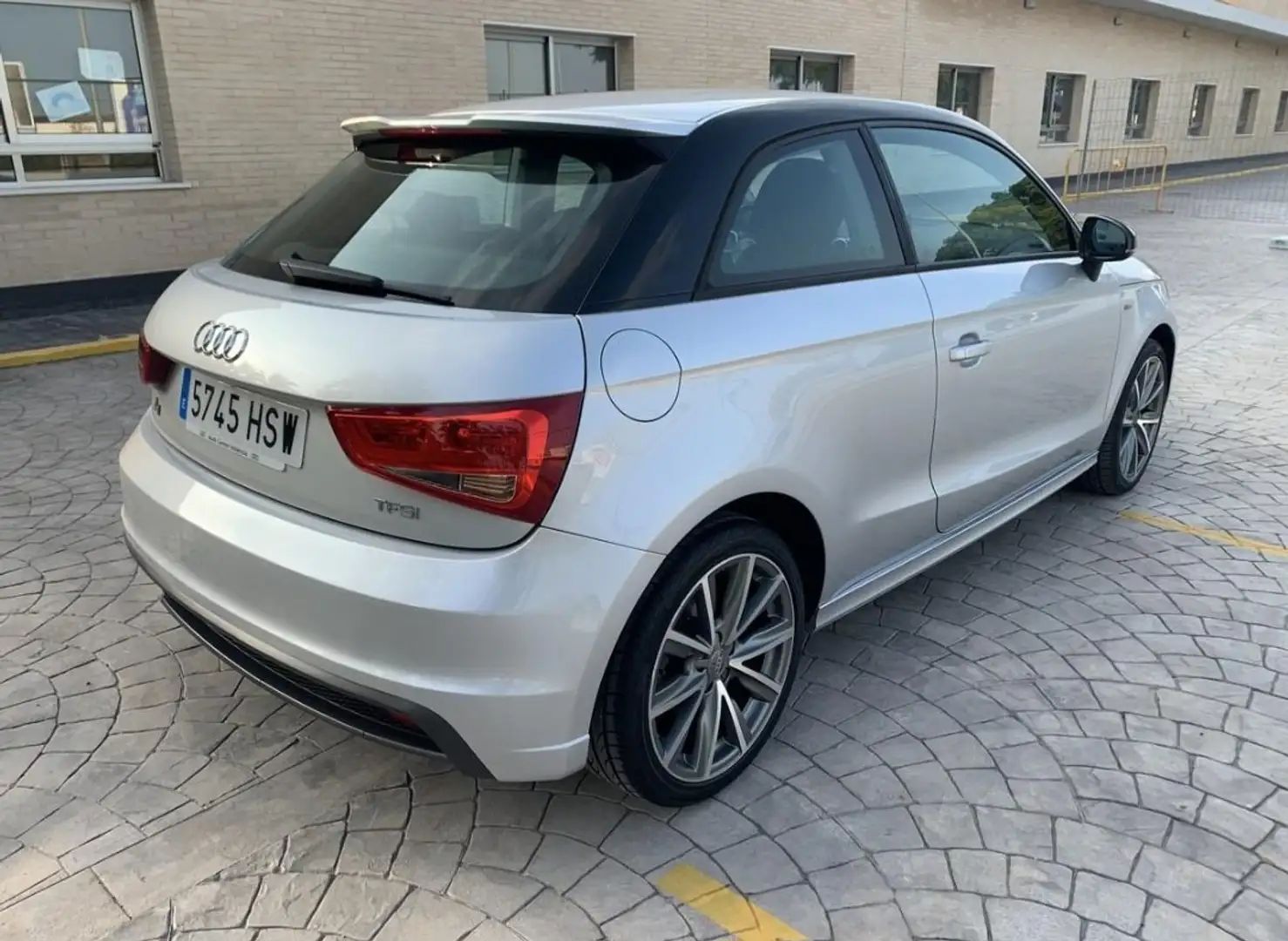 Audi A1 A1 1.2 TFSI Ambition Ambition Plateado - 2