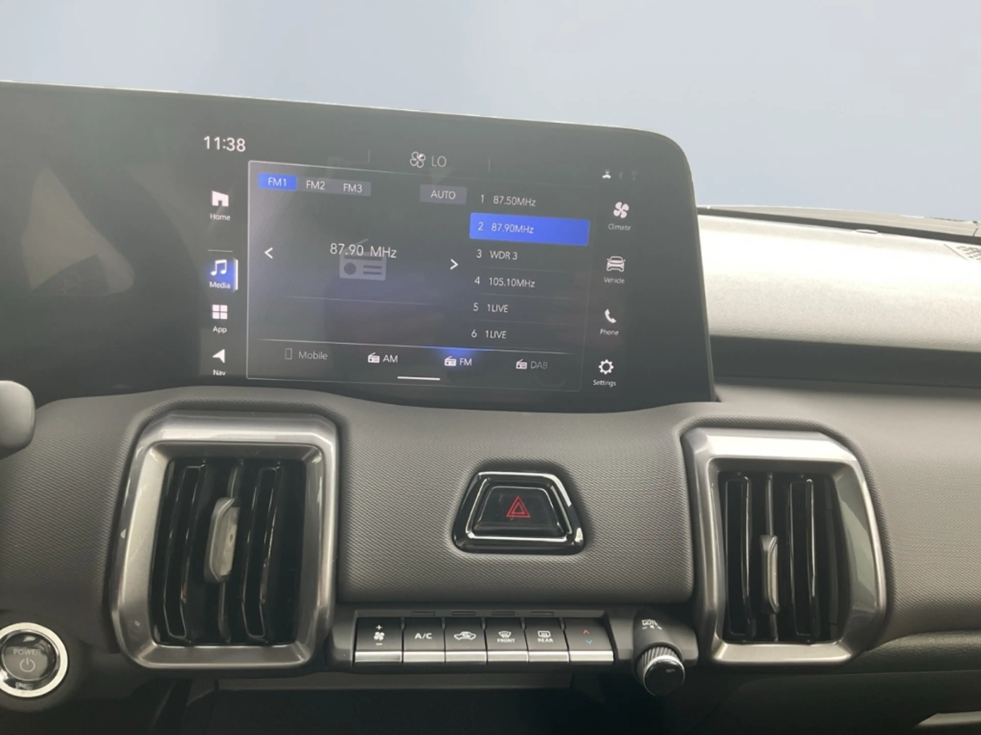 Toyota Urban Cruiser Teamplayer LED ACC Navi Kamera SHZ DAB — photo 14
