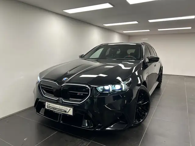 BMW M5 view 8