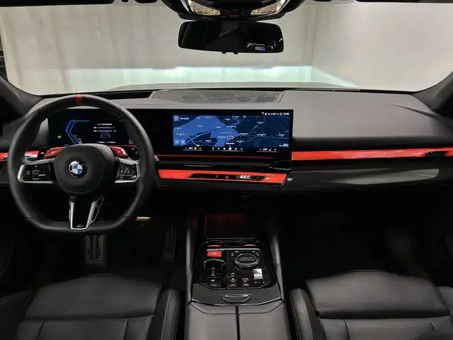 BMW M5 view 6