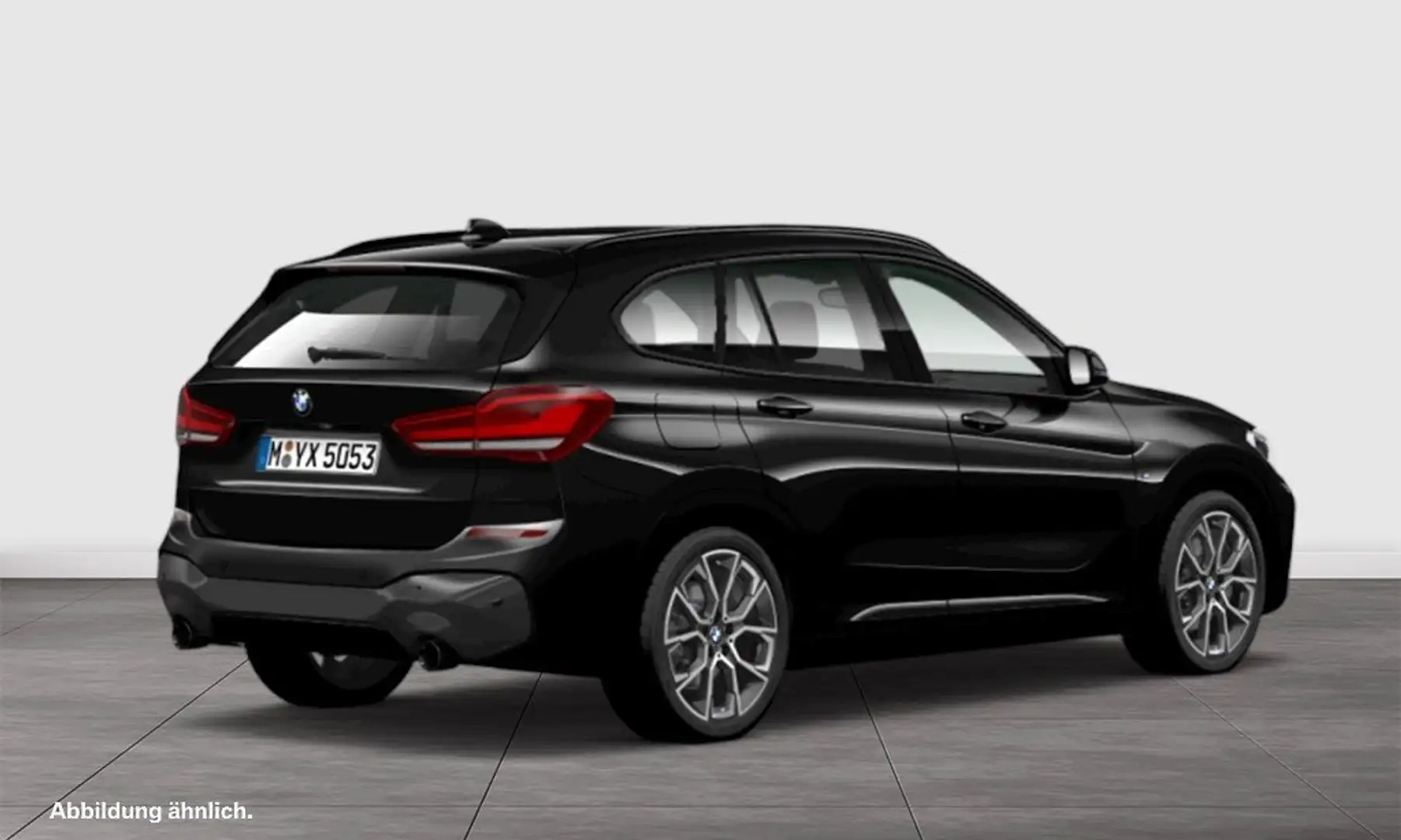 BMW X1 sDrive20i M Sport HUD RFK NAVI LED PDC V+H Zwart - 2