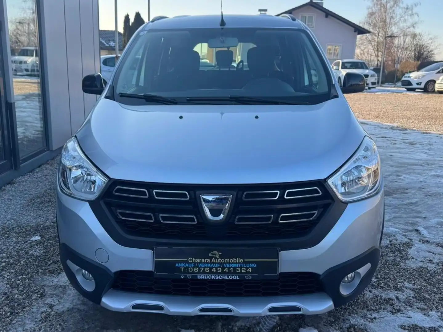 Dacia Lodgy Celebration TCe 130 S&S Grau - 2