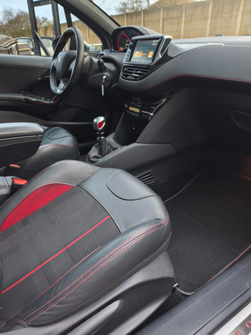 Peugeot 208 208 1.6 THP 208ch S