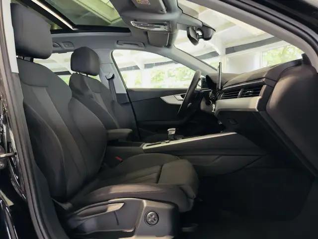 Audi A4 Avant view 11