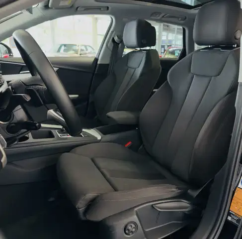 Audi A4 Avant view 10