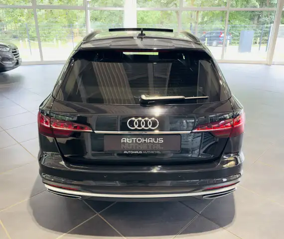 Audi A4 Avant view 5