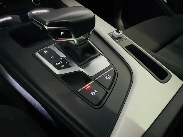 Audi A4 Avant view 15