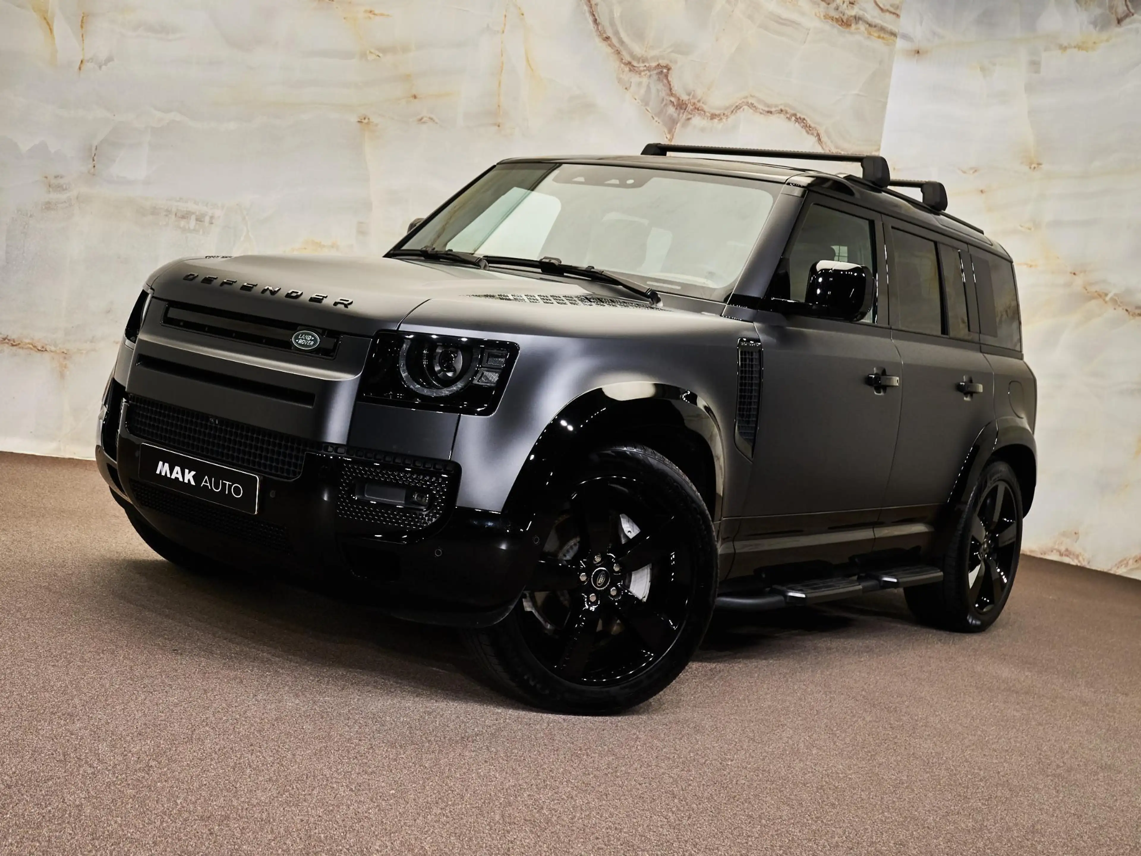 Land Rover Defender 110 P300e X-Dynamic HSE , Full PPF, pano, 22", Mer — photo 31