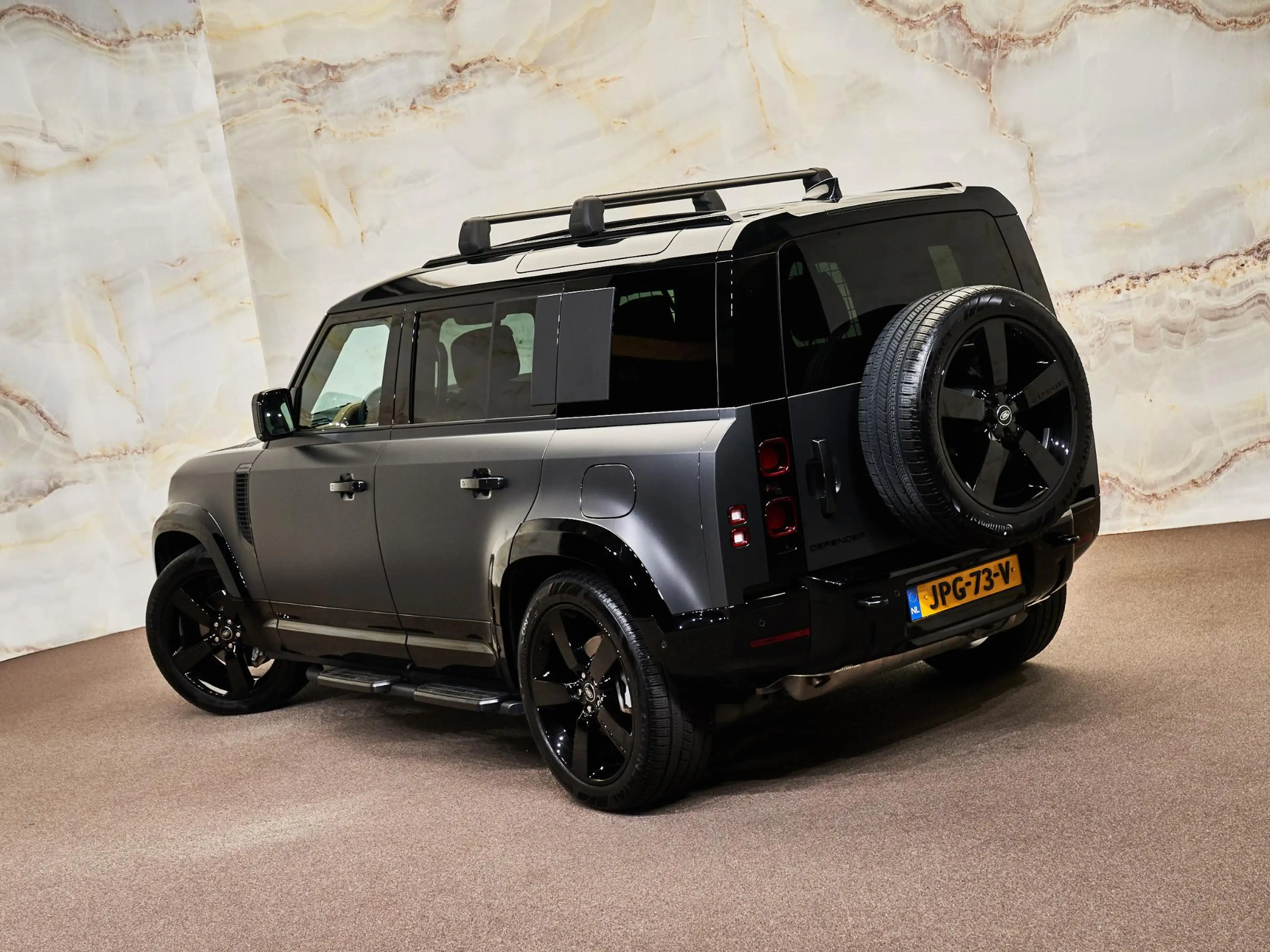 Land Rover Defender 110 P300e X-Dynamic HSE , Full PPF, pano, 22", Mer — photo 32