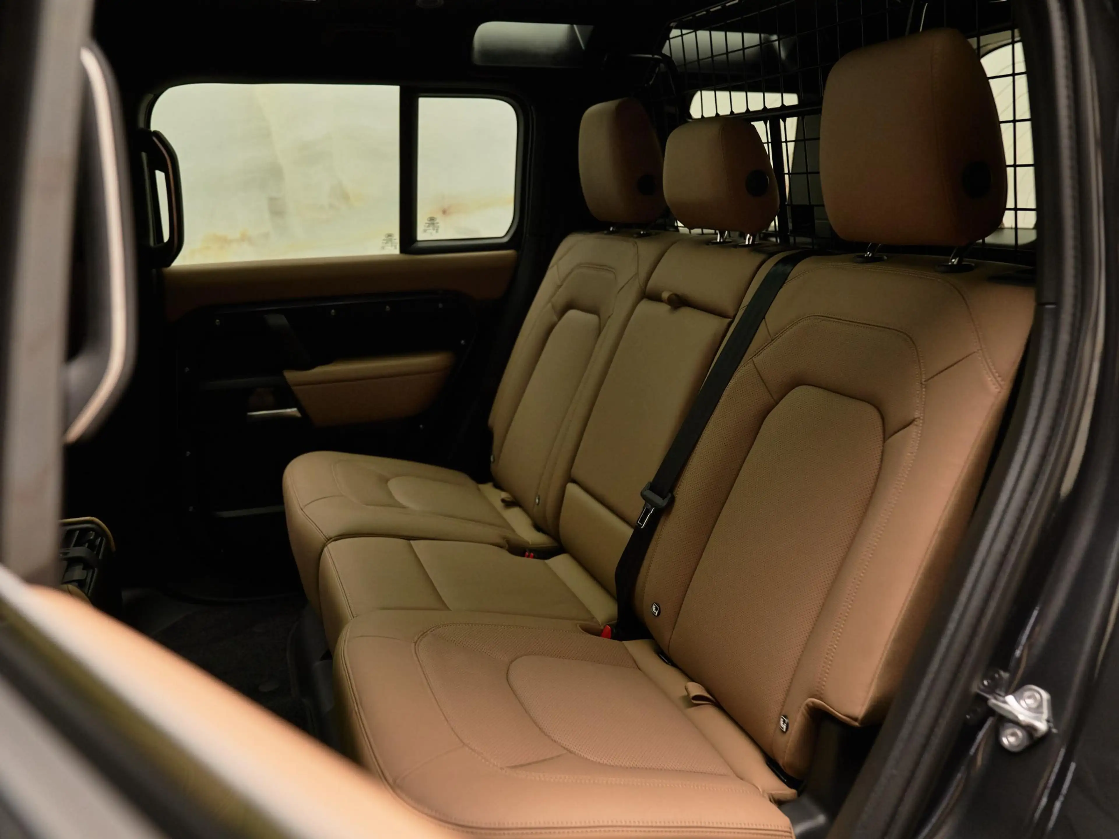 Land Rover Defender 110 P300e X-Dynamic HSE , Full PPF, pano, 22", Mer — photo 28