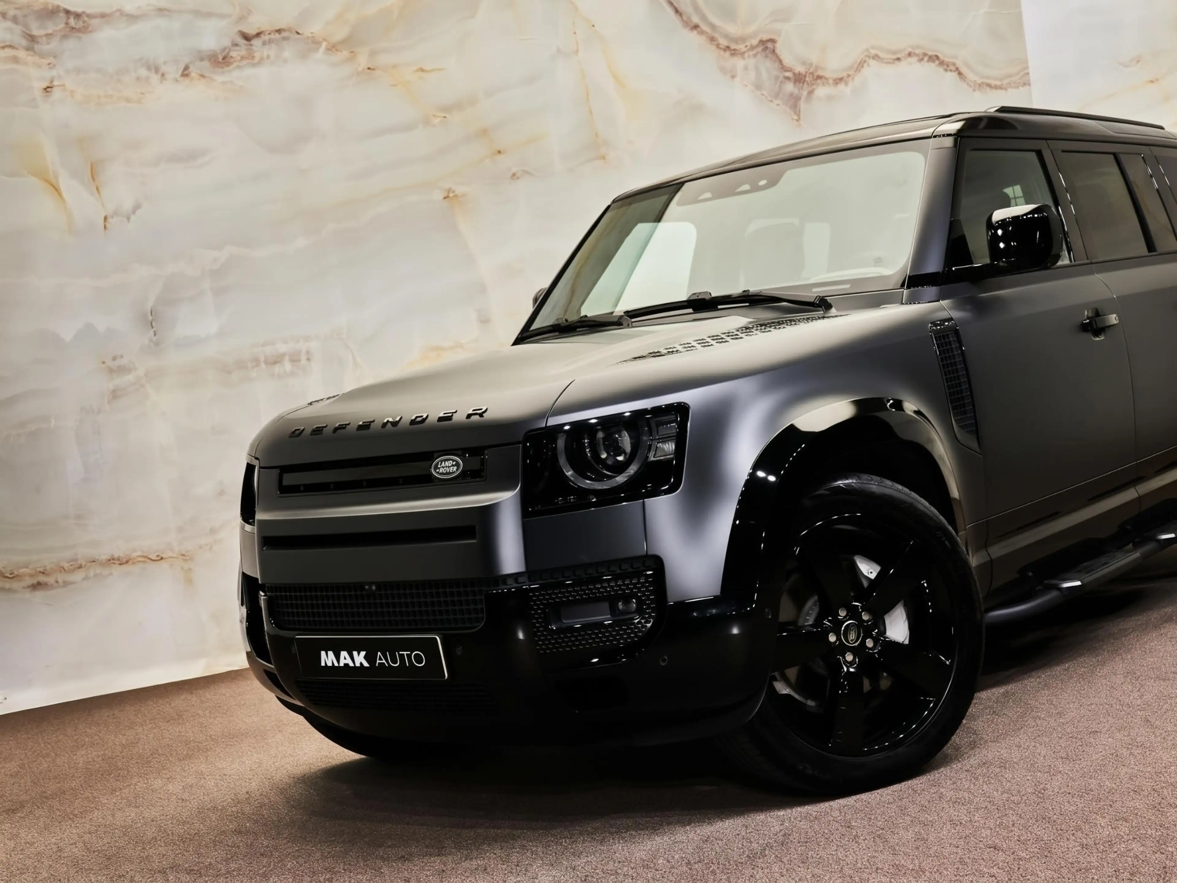 Land Rover Defender 110 P300e X-Dynamic HSE , Full PPF, pano, 22", Mer — photo 4