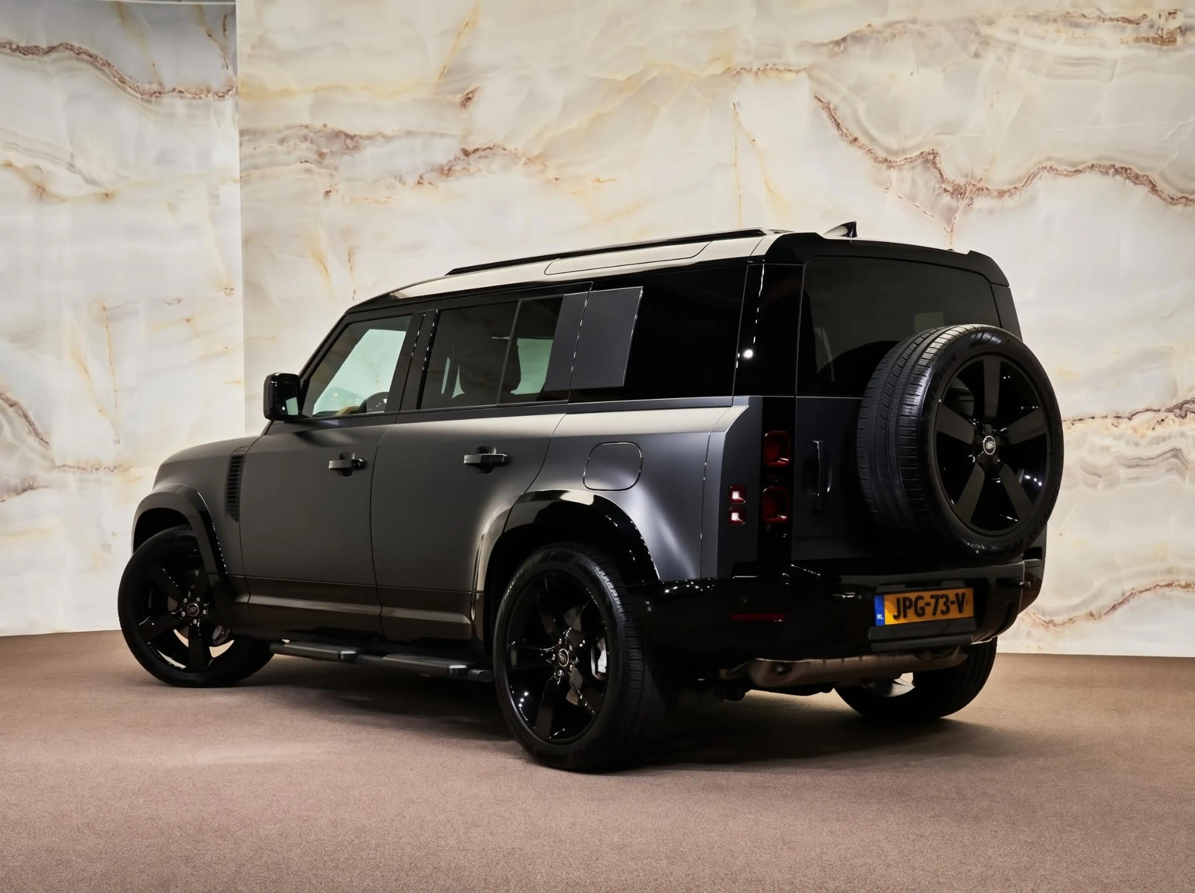 Land Rover Defender 110 P300e X-Dynamic HSE , Full PPF, pano, 22", Mer — photo 3