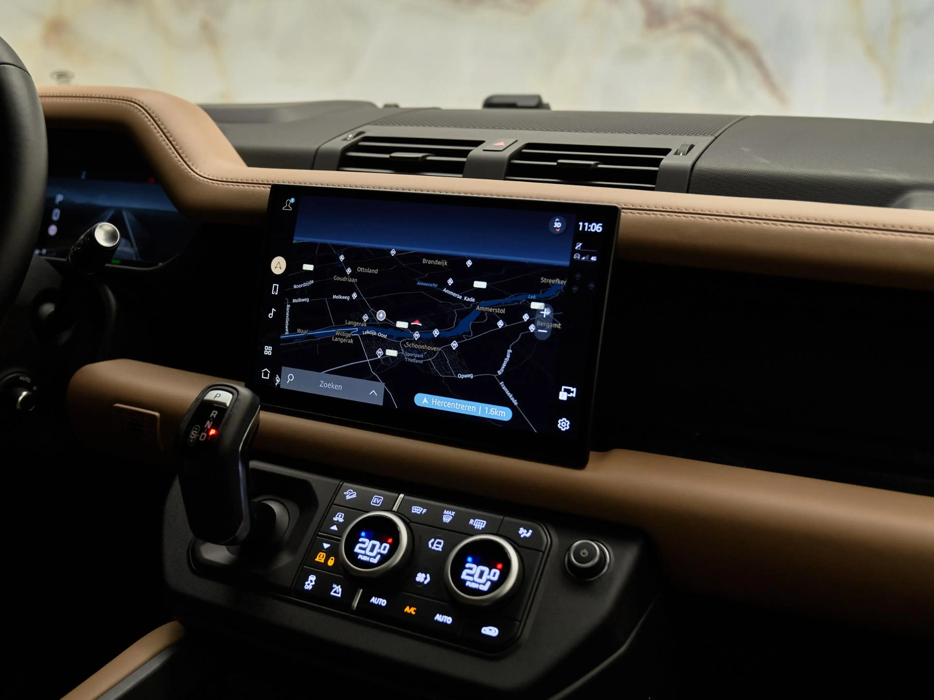 Land Rover Defender 110 P300e X-Dynamic HSE , Full PPF, pano, 22", Mer — photo 25