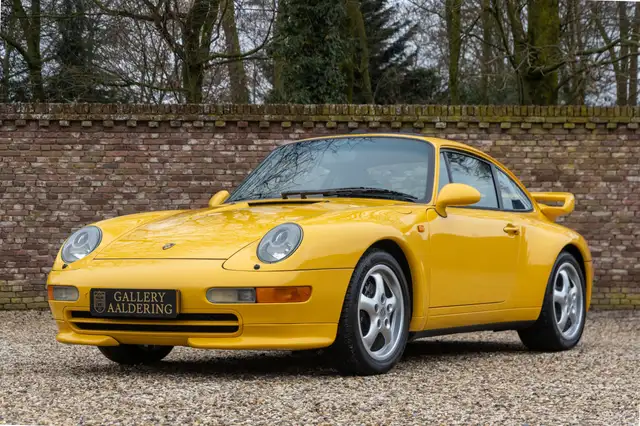 Porsche 993 993 Carrera Coupé 3.6 "Speed Yellow with Aero-kit"
