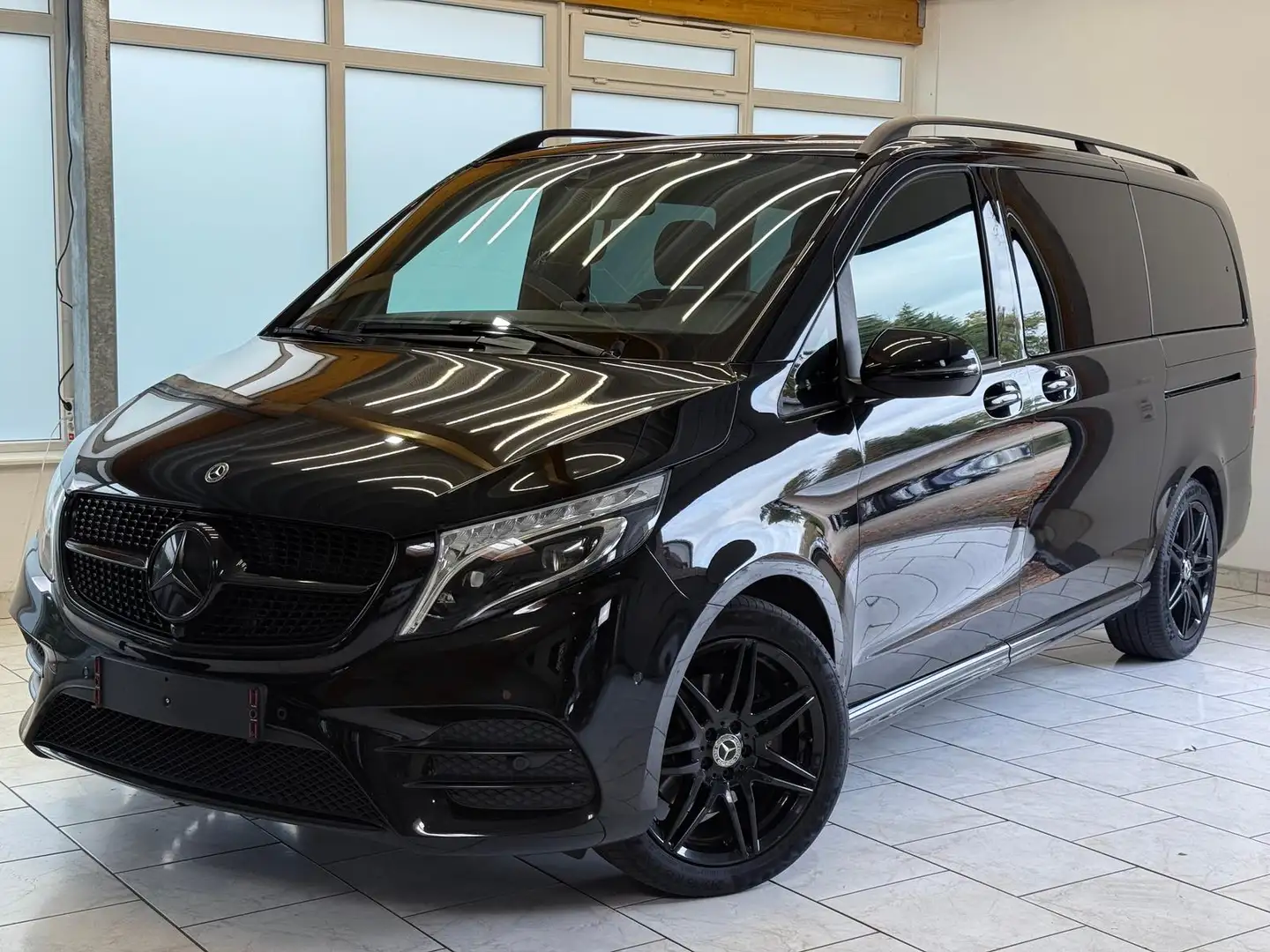 Mercedes-Benz V 220 d AMG Line-Kamera/LED/CarPlay/6Sitze Schwarz - 2