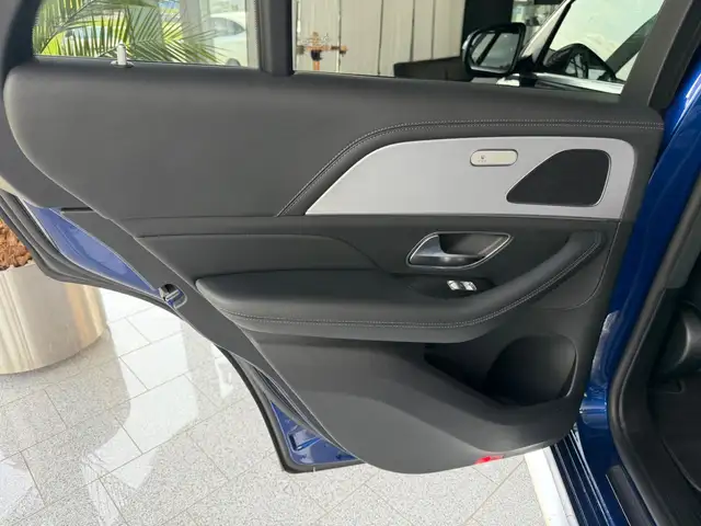 Mercedes-Benz Gle view 9
