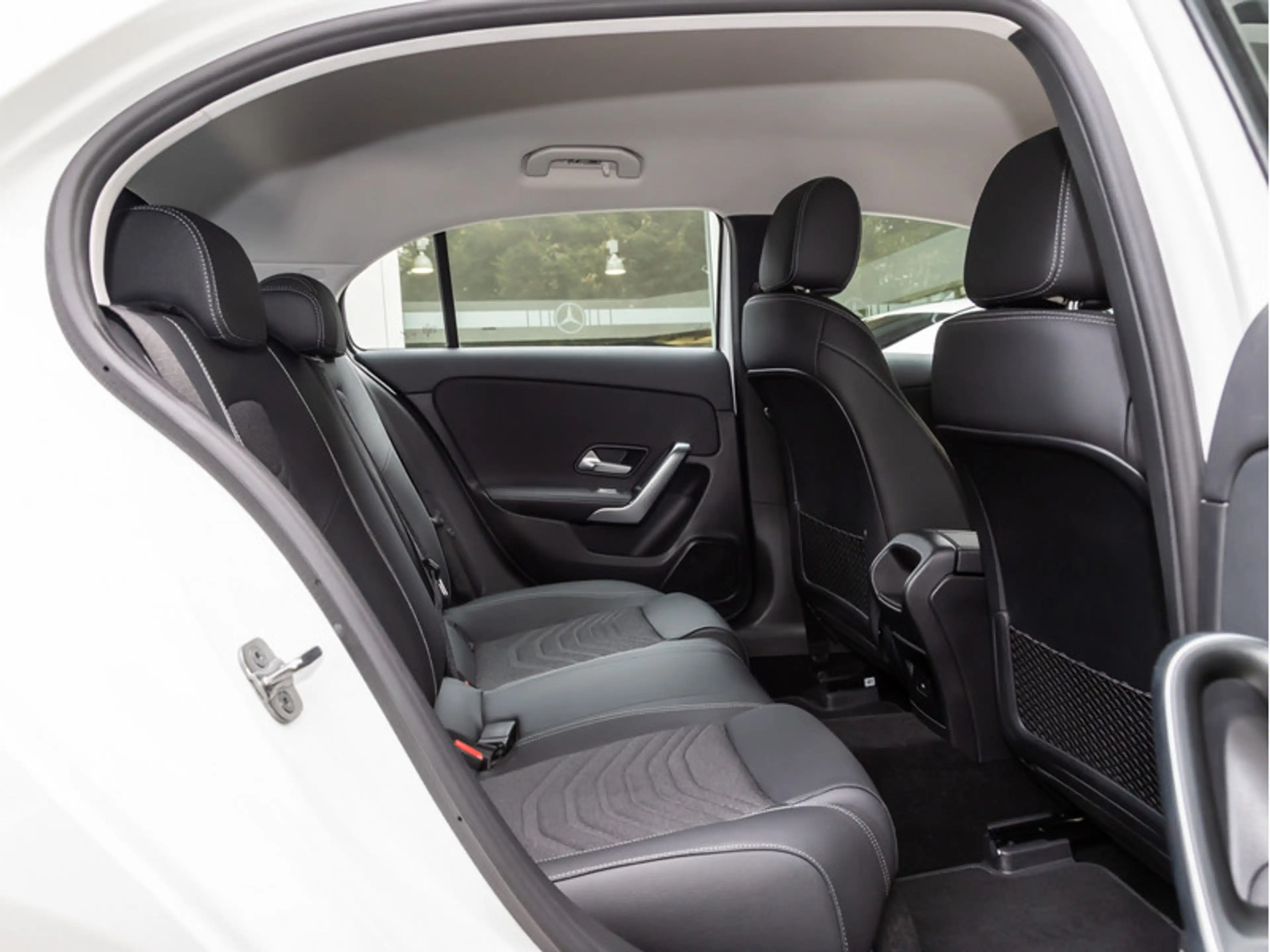 Mercedes-Benz A 180 Progressive/LED/Cam/Smartphone-Intg/Winter — photo 9
