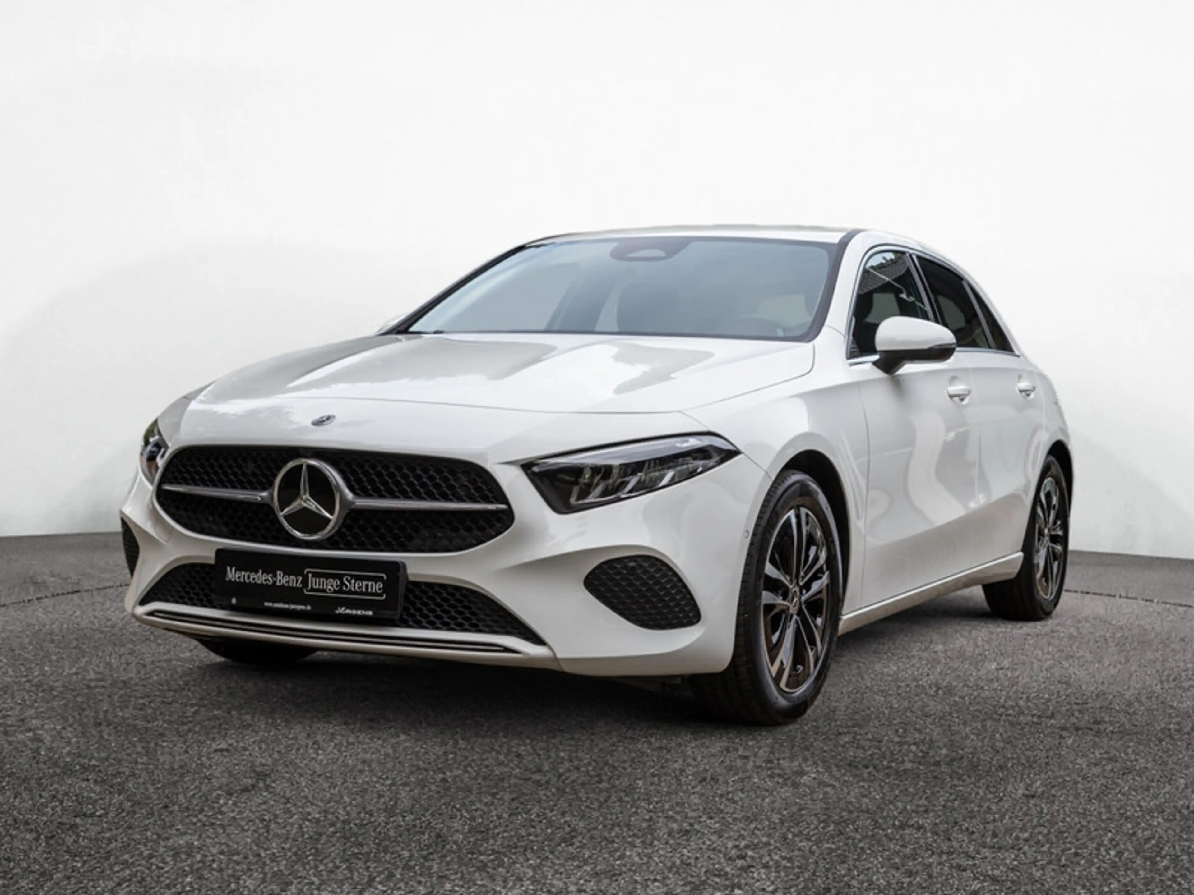 Mercedes-Benz A 180 Progressive/LED/Cam/Smartphone-Intg/Winter — photo 2