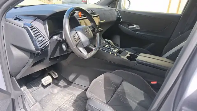 DS Automobiles DS 7 Crossback view 8