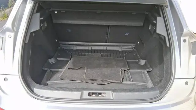 DS Automobiles DS 7 Crossback view 14