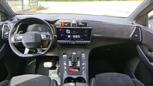 DS Automobiles DS 7 Crossback view 11