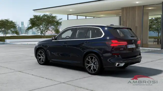 BMW X5 view 2