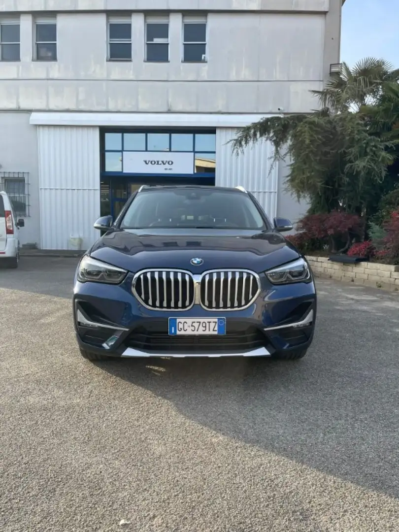 BMW X1 xDrive18d xLine Blau - 2