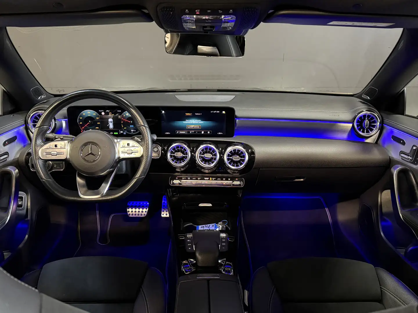 Mercedes-Benz CLA 250 Shooting Brake e AMG | Pano | Sfeerverlichting | B Black - 2