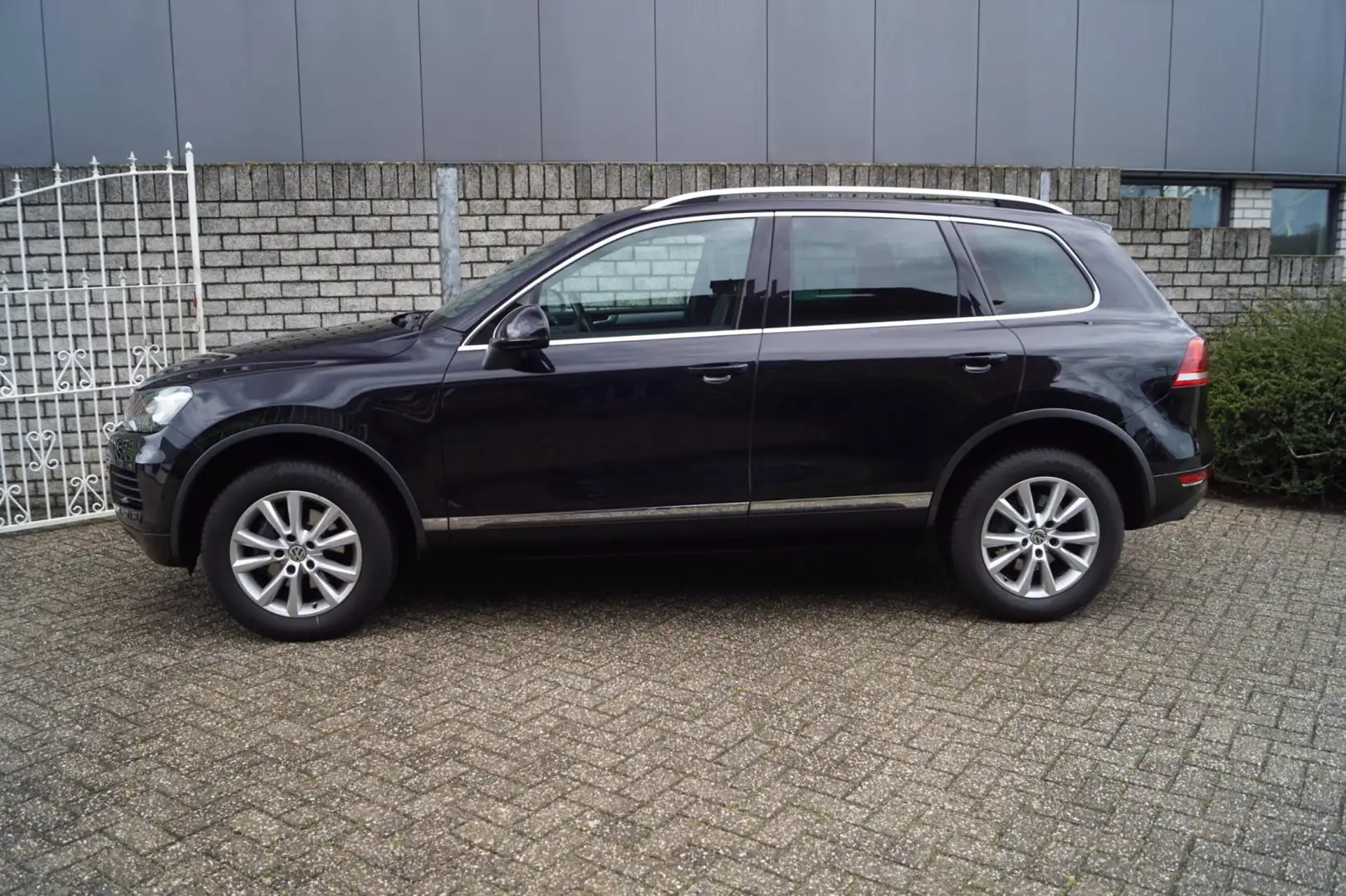 Volkswagen Touareg 3.6 FSI Highline Exclusive 4WD Autom Leder Sportst Zwart - 2