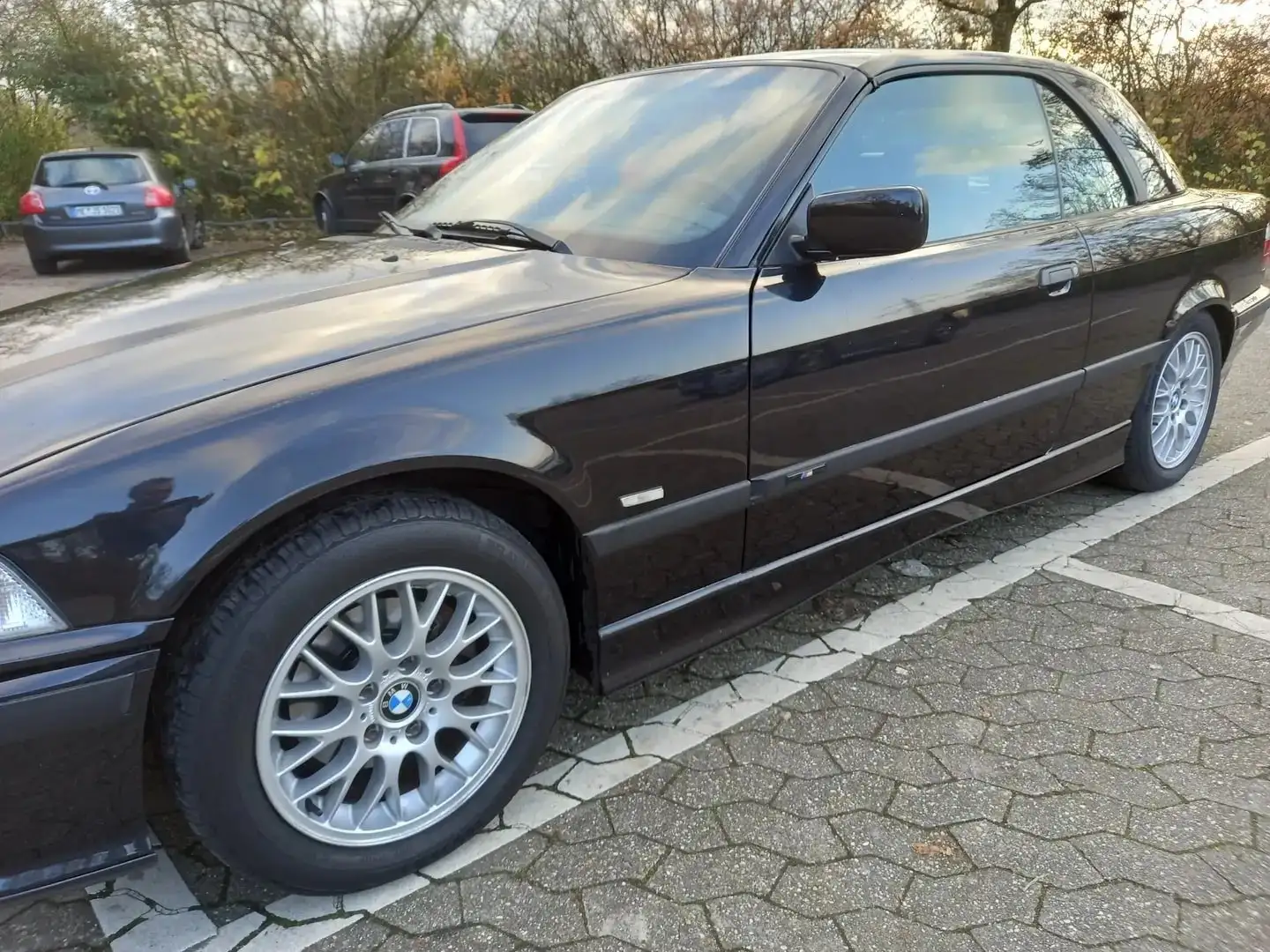 BMW 318 318i Sport Edition Schwarz - 2