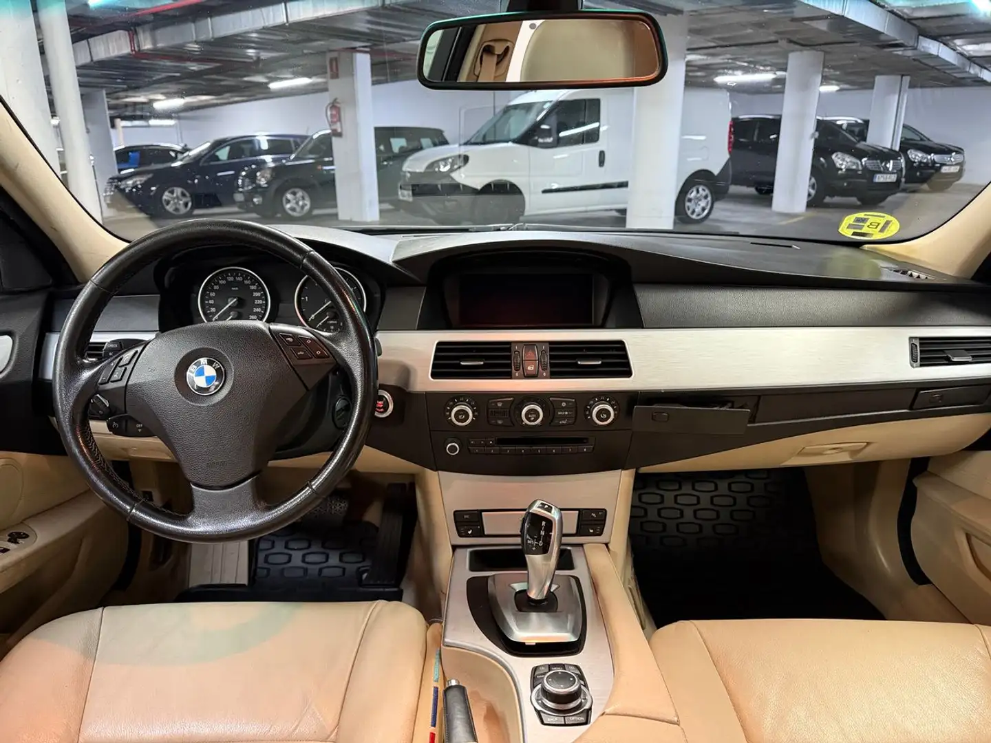 BMW 530 530d Touring Aut. Negro - 2