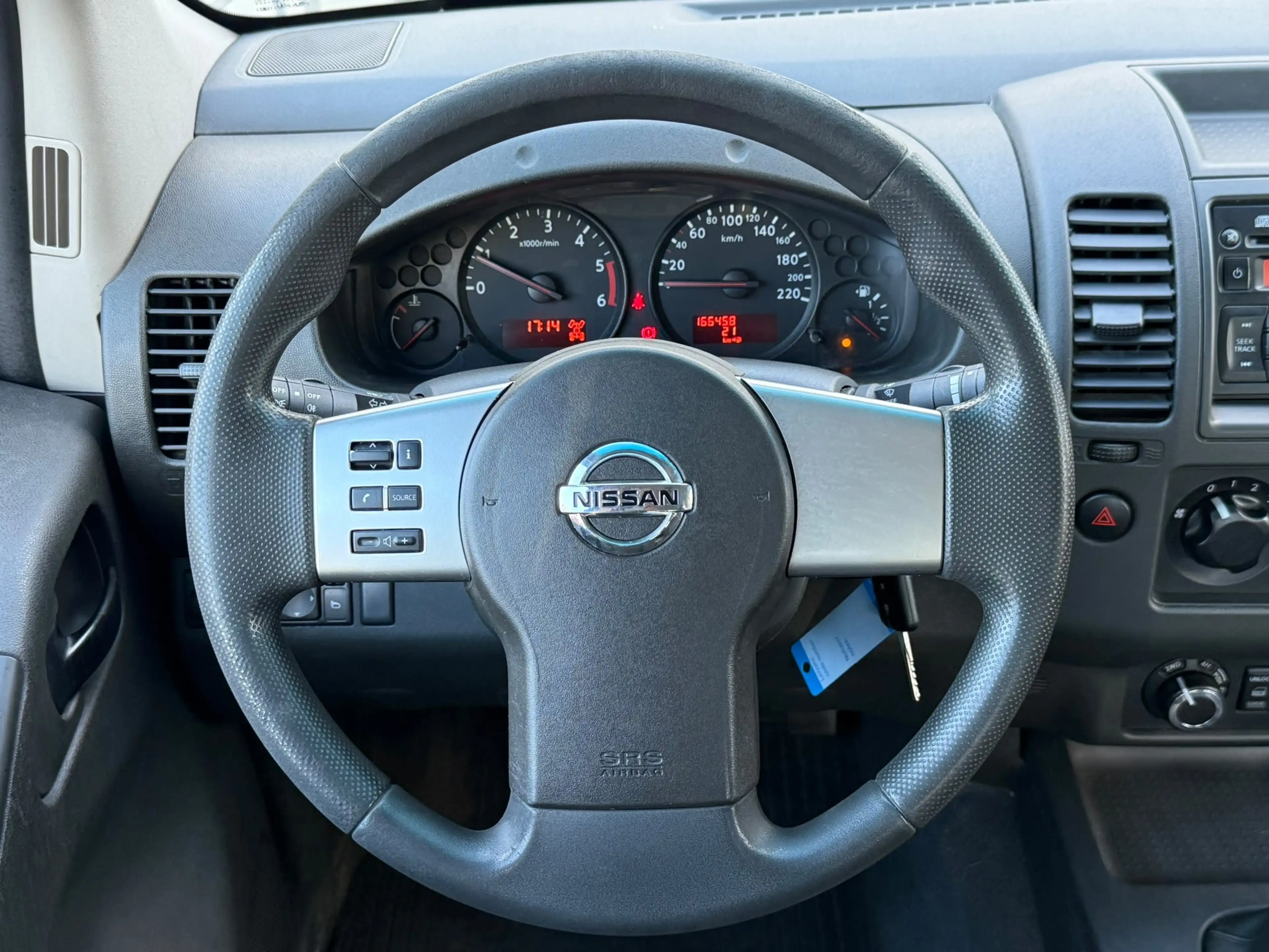 Nissan Navara Double Cab XE 4X4 — photo 7