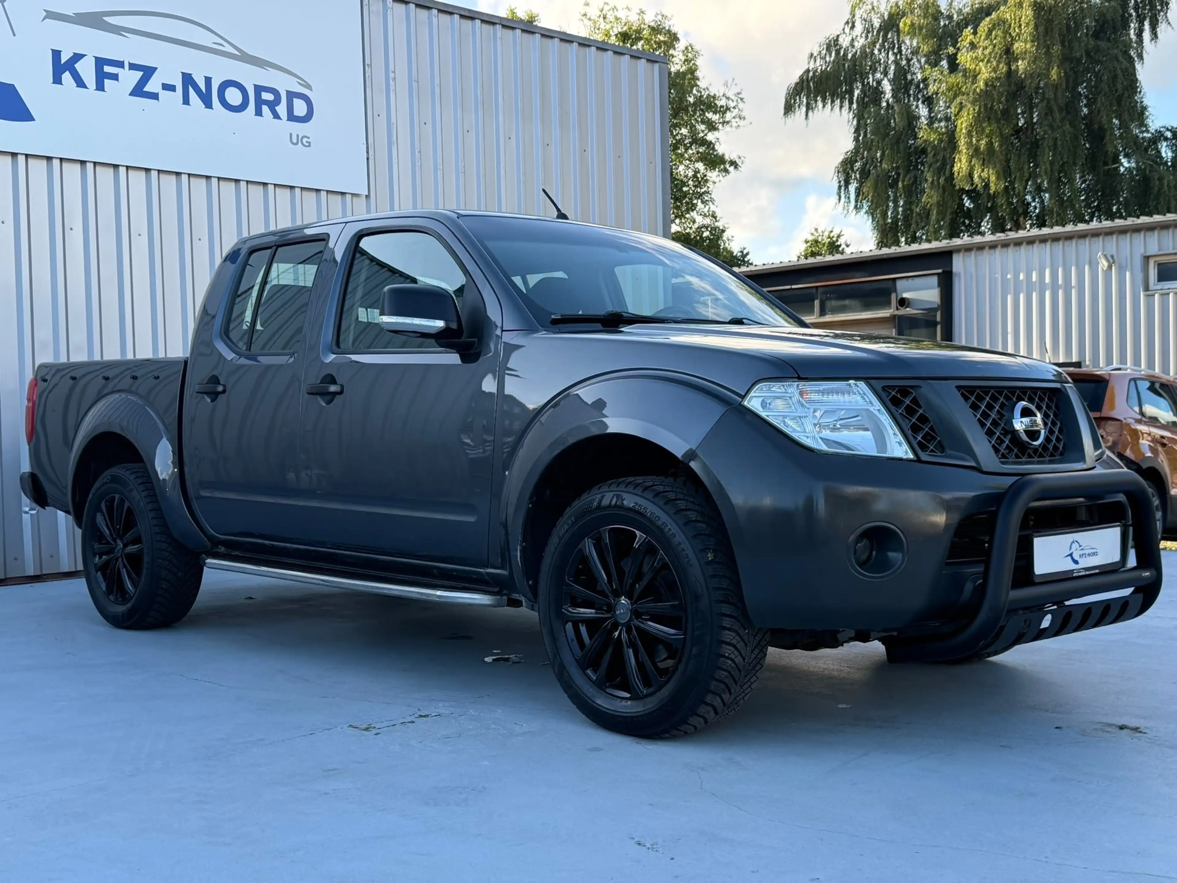 Nissan Navara Double Cab XE 4X4 — photo 3