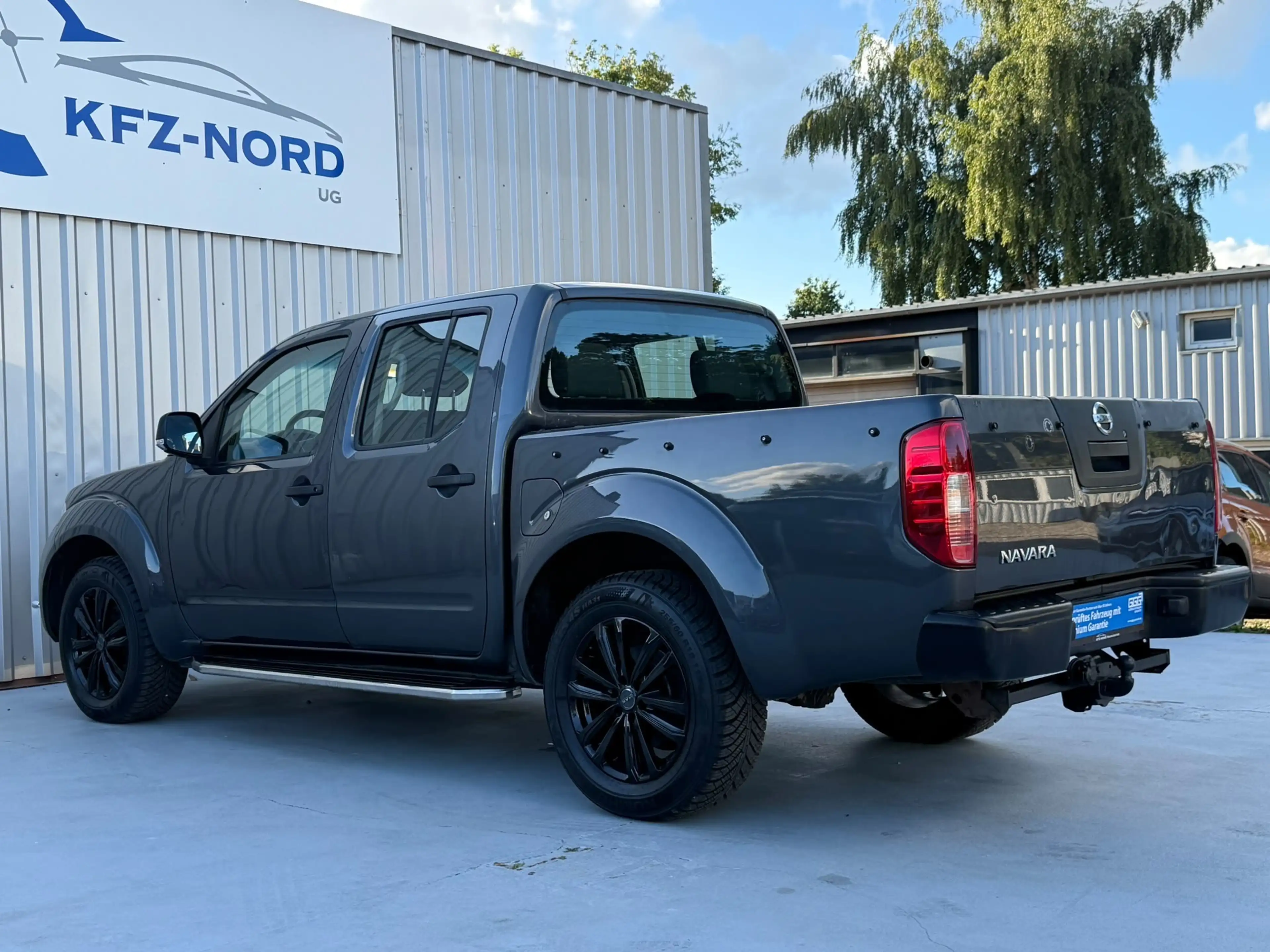 Nissan Navara Double Cab XE 4X4 — photo 6