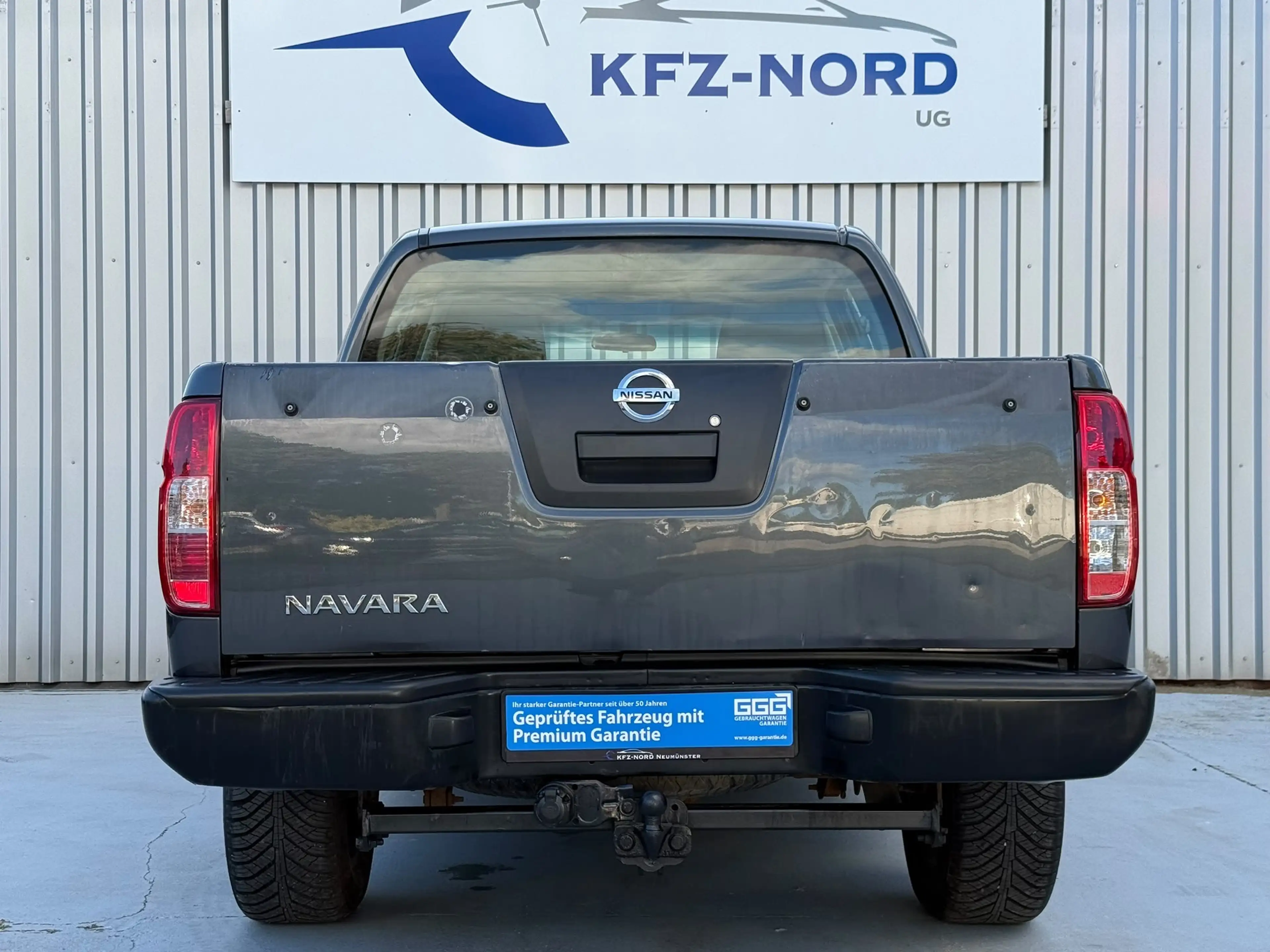 Nissan Navara Double Cab XE 4X4 — photo 4