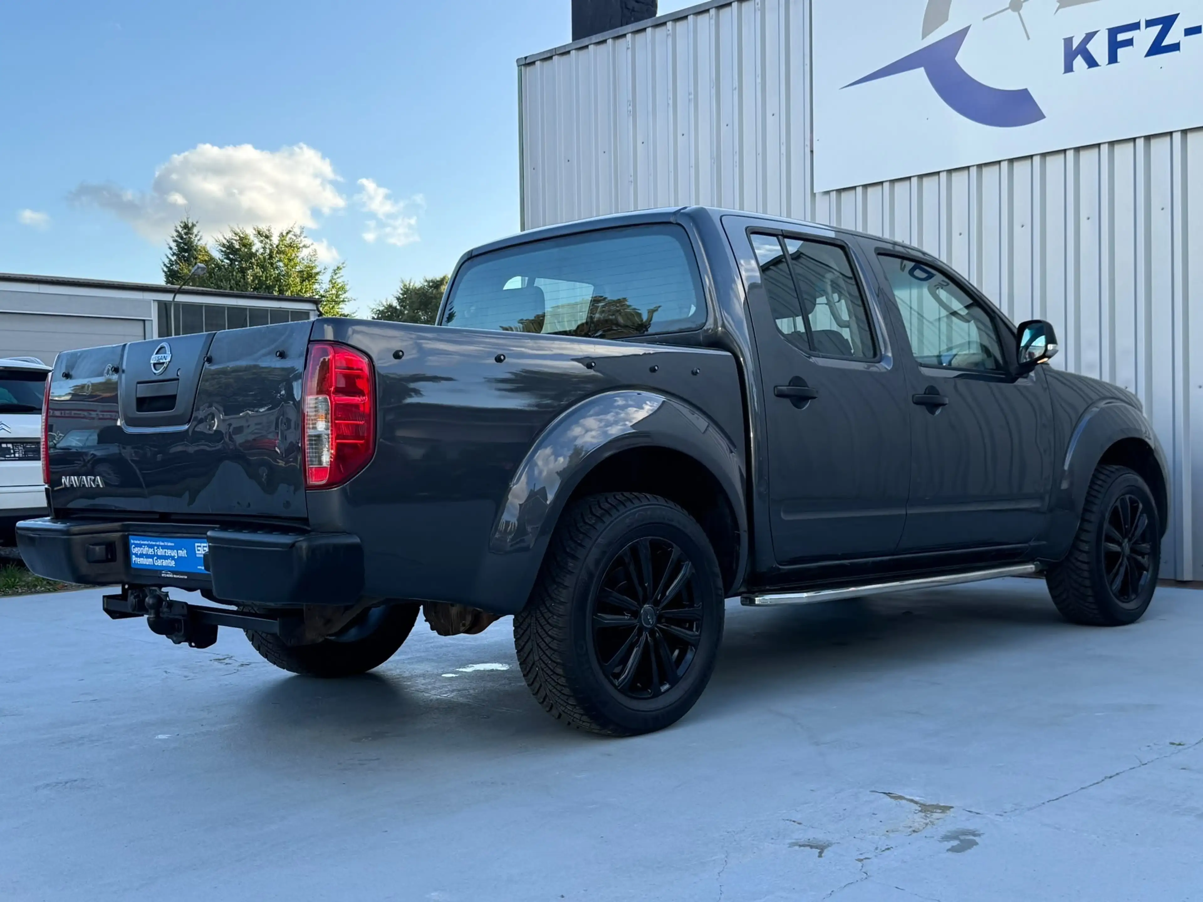 Nissan Navara Double Cab XE 4X4 — photo 5