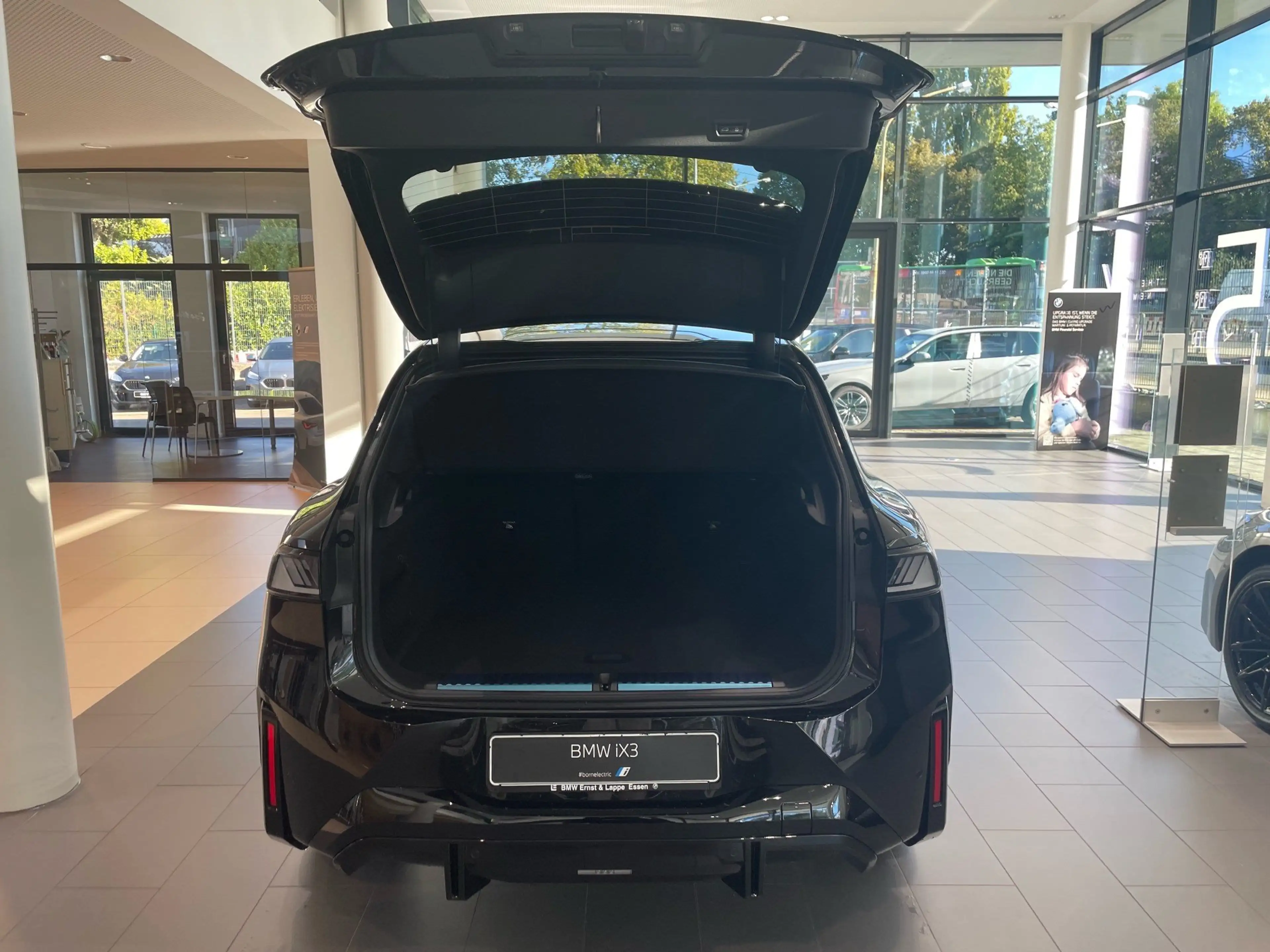 BMW iX3 40 M Sport Pro || AHK PANO H&K 360° — photo 14