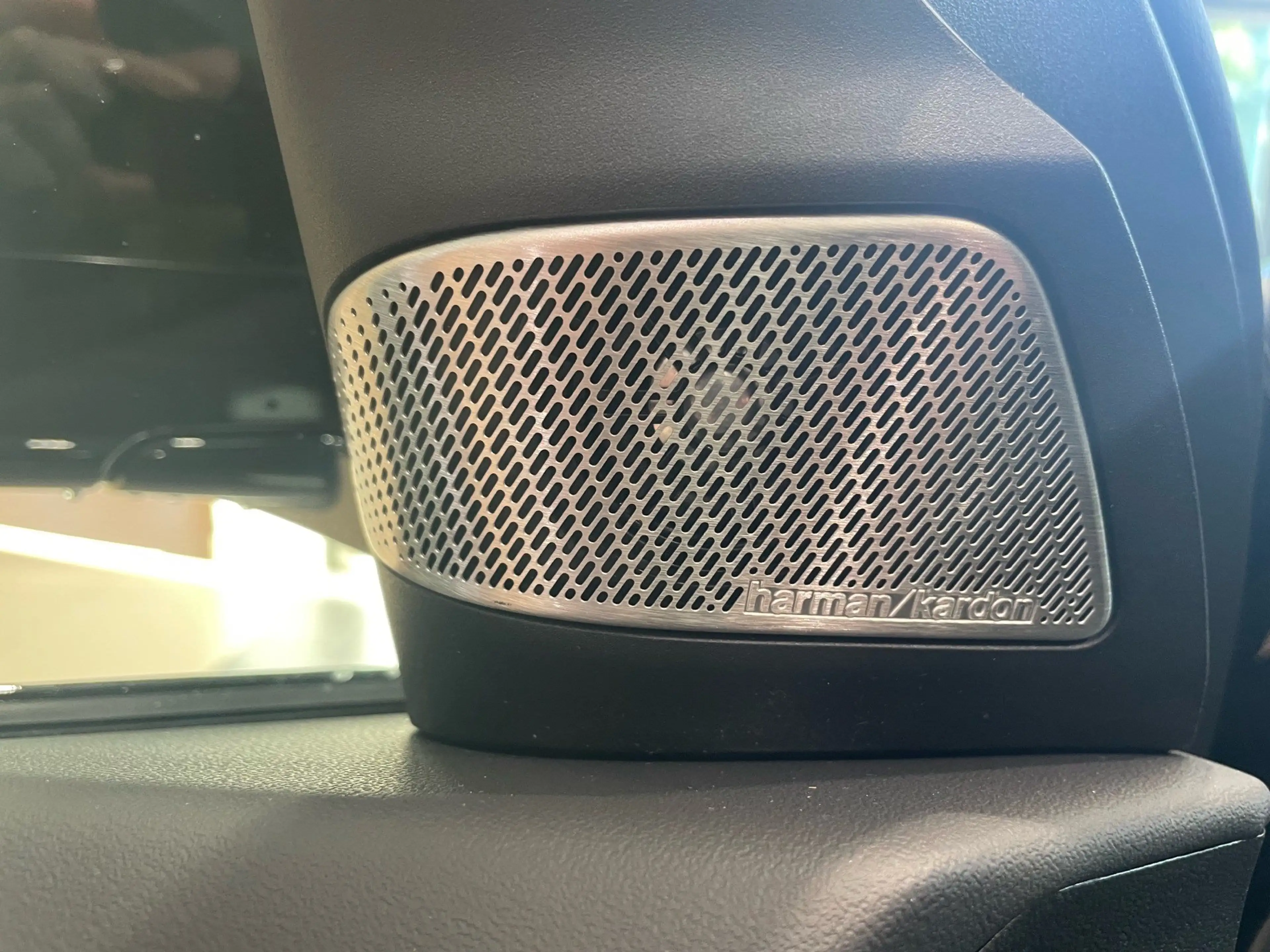 BMW iX3 40 M Sport Pro || AHK PANO H&K 360° — photo 11