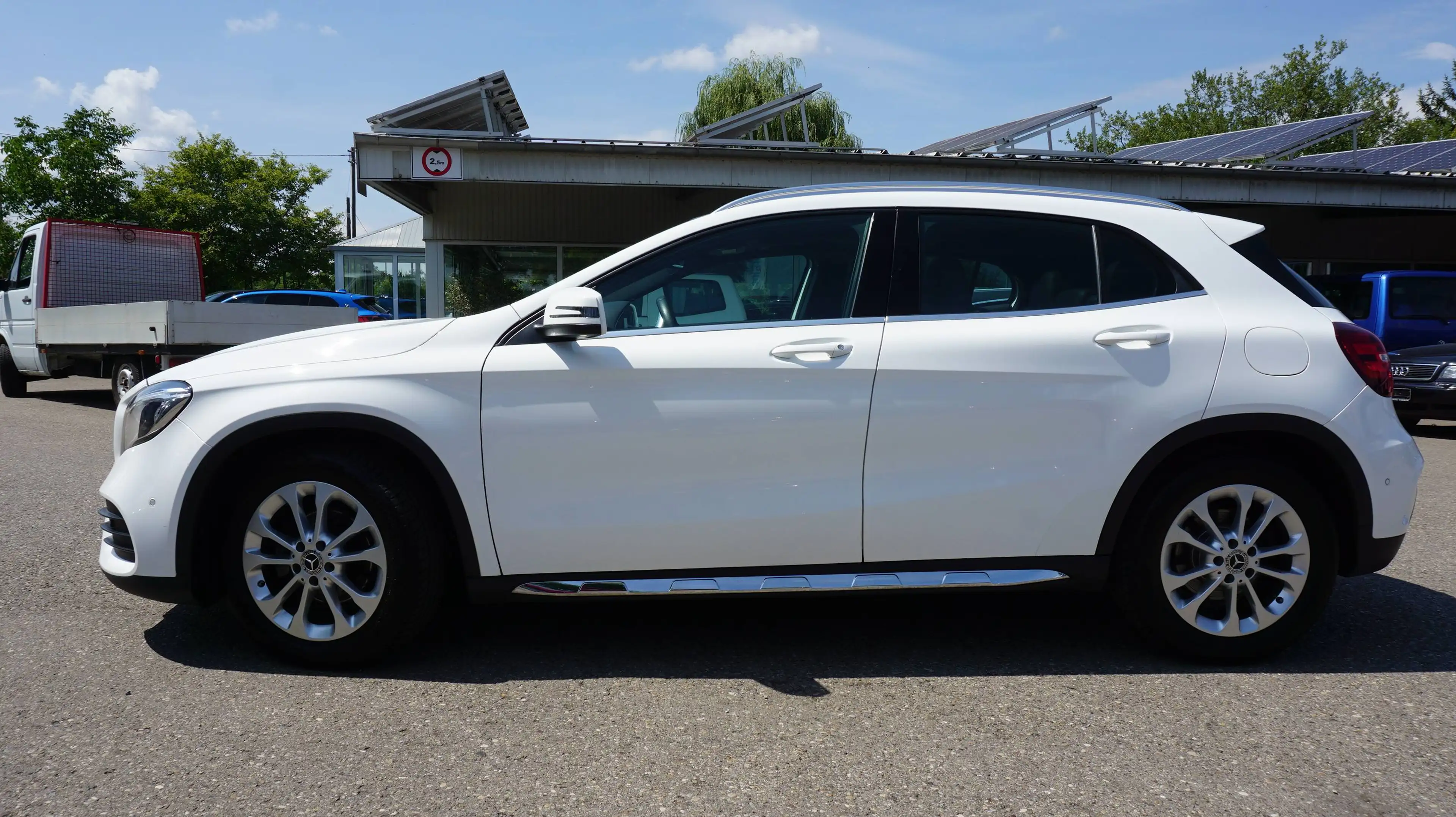 Mercedes-Benz GLA 200 GLA 200 !! Panoramadach !! Sitzheizung !! — photo 4