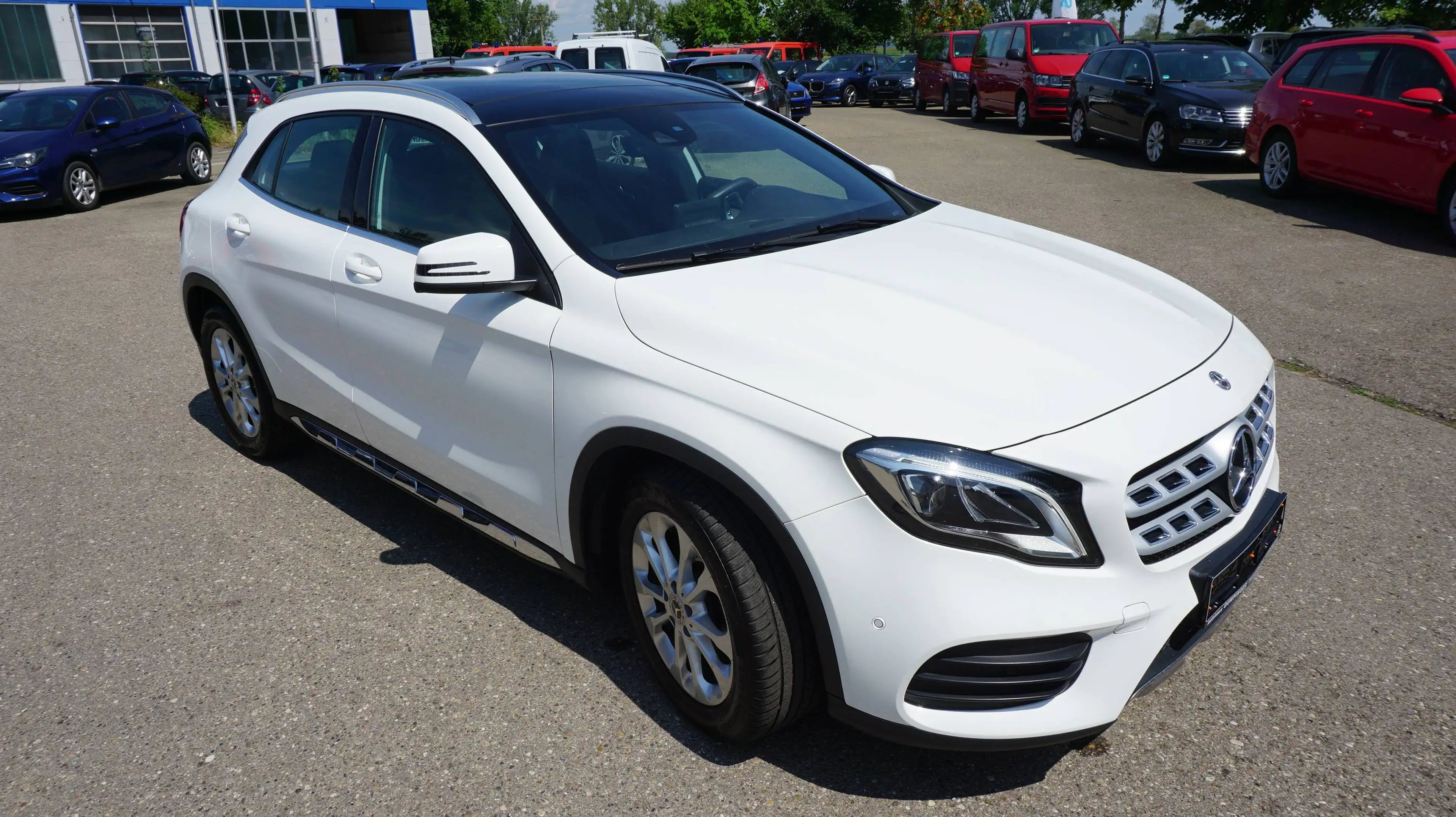 Mercedes-Benz GLA 200 GLA 200 !! Panoramadach !! Sitzheizung !! — photo 7