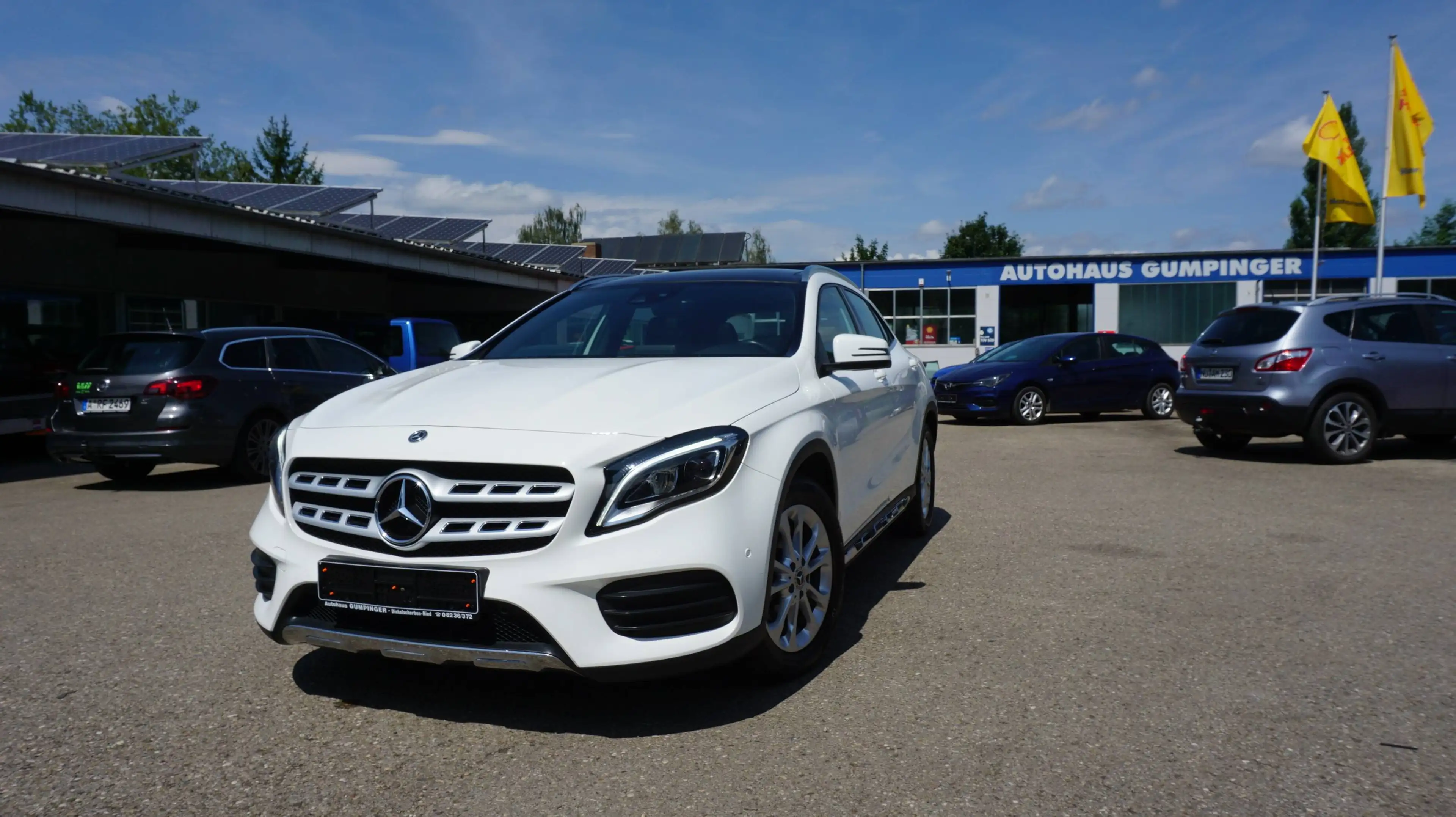 Mercedes-Benz GLA 200 GLA 200 !! Panoramadach !! Sitzheizung !!
