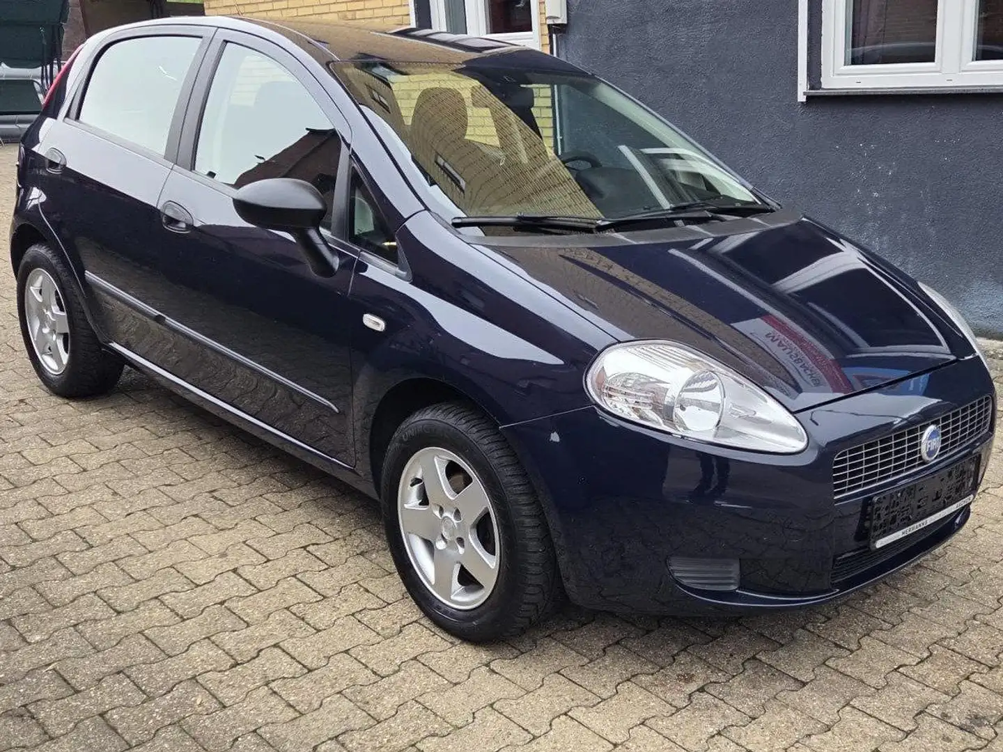 Fiat Grande Punto Grande Punto  5-Türer 1.2 8V Dynamic Blau - 2