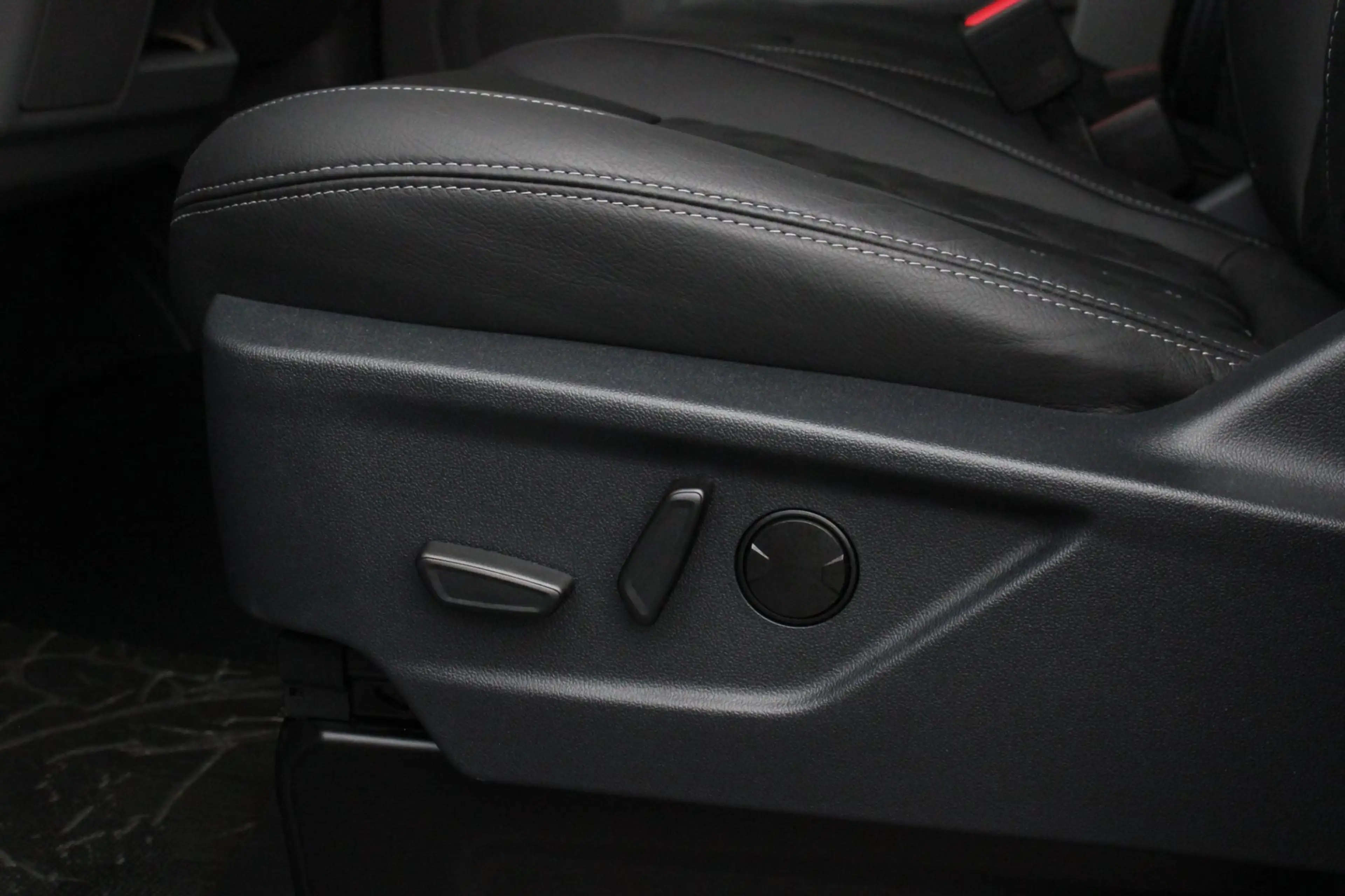 Ford E-Transit Cust. 340 L2H1 SPORT 65 kWh 218PK / JB- EDITON / C — photo 15